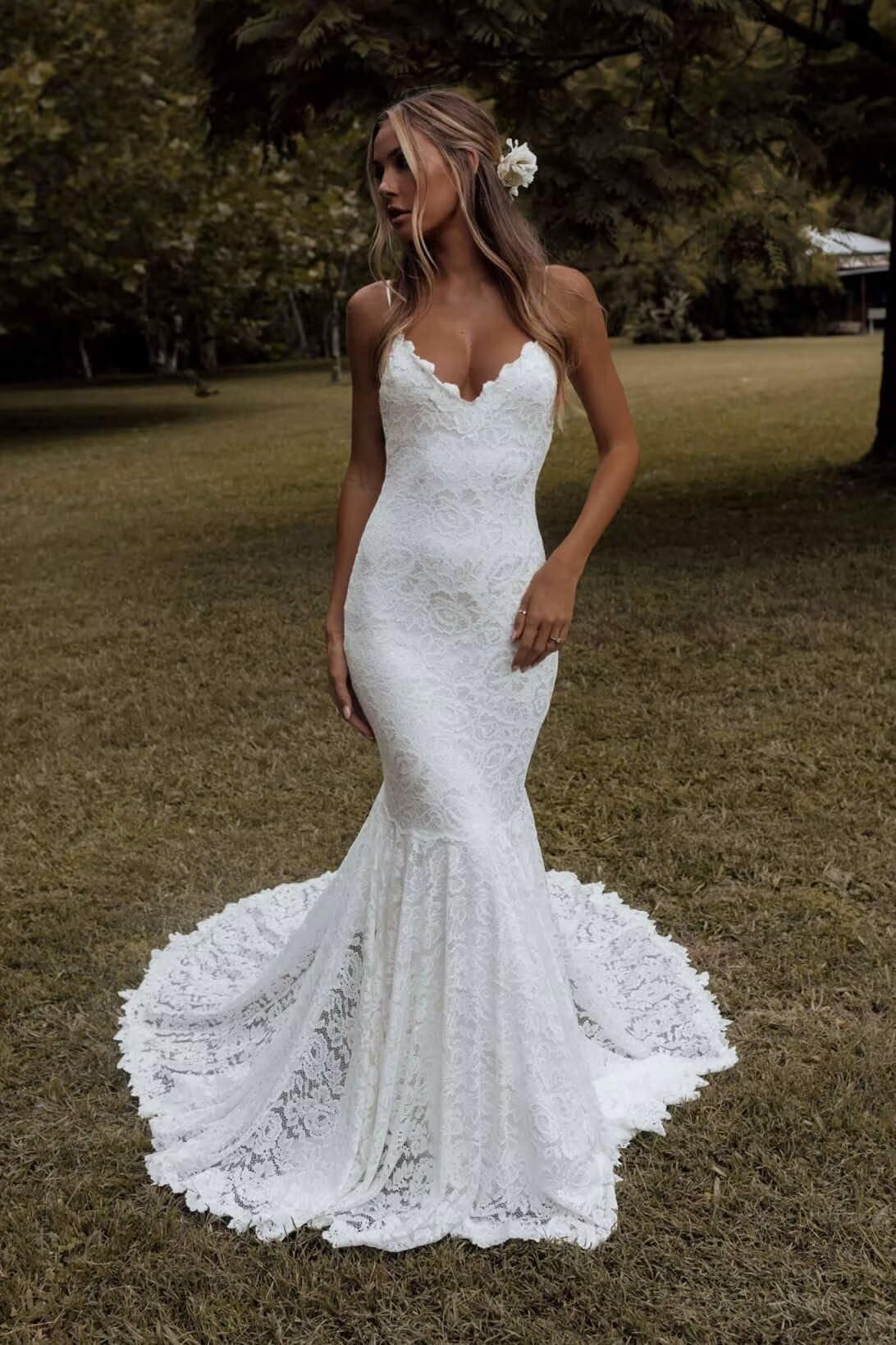 Boho Mermaid Wedding Dress with Lace Spaghetti Straps & V-Neck - Elegant Bodycon Long Bridal Gown for Beach, Garden & Destination Weddings
