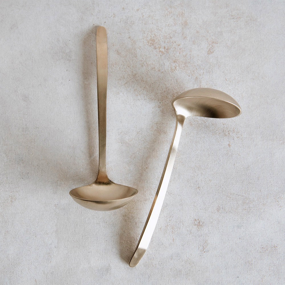 Premium Brass Ladle - Heavy Duty Solid Brass Soup Ladle for Kitchen, Cooking & Serving - Perfect for Soups, Stews, Gravy & Punch Bowls