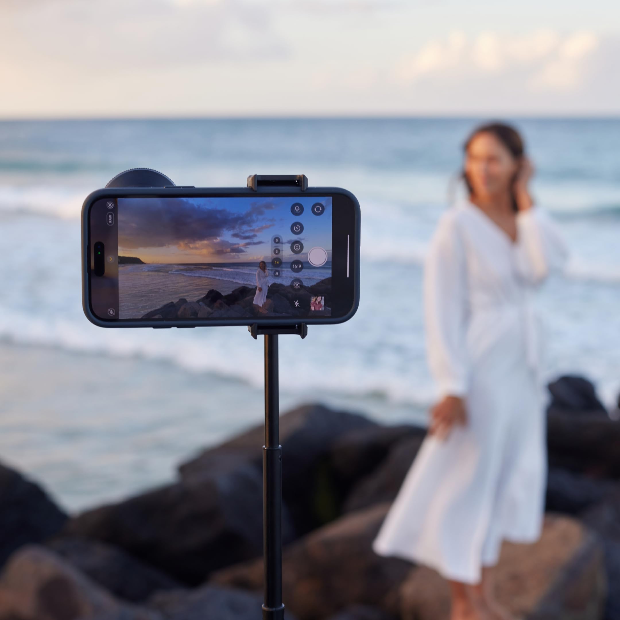 Shiftcam LensUltra 16mm Wide Angle Lens - 0.5X Magnification, 100° FOV - Ultra Clear Travel Photography Lens for iPhone & Android - Perfect for Vlogging, Landscape & Group Shots - Capture Stunning Perspectives & Double Frame Size