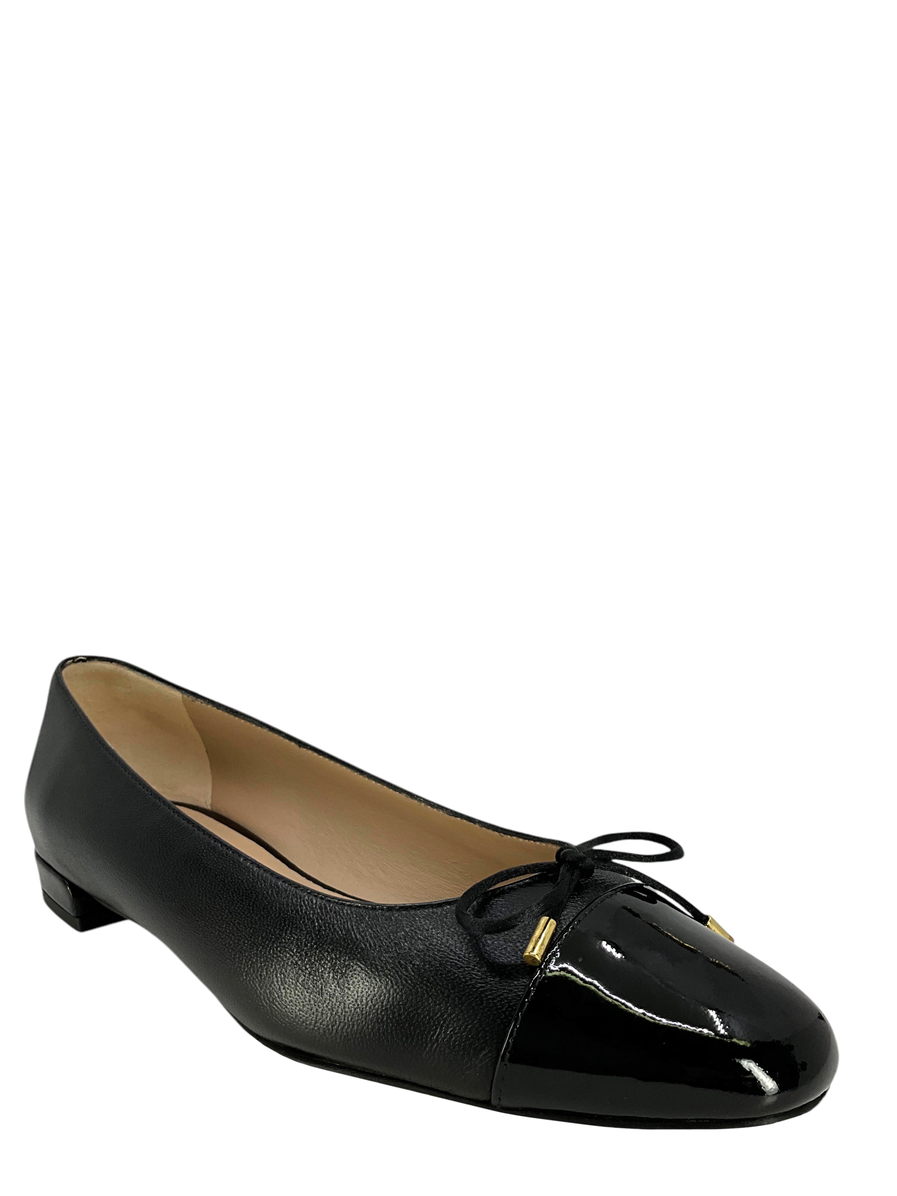 Stuart Weitzman Women's Sleek Mixed Leather Ballerina Flats - Comfortable & Stylish Ballet Shoes for Work, Travel & Everyday Wear (Available in Multiple Sizes)