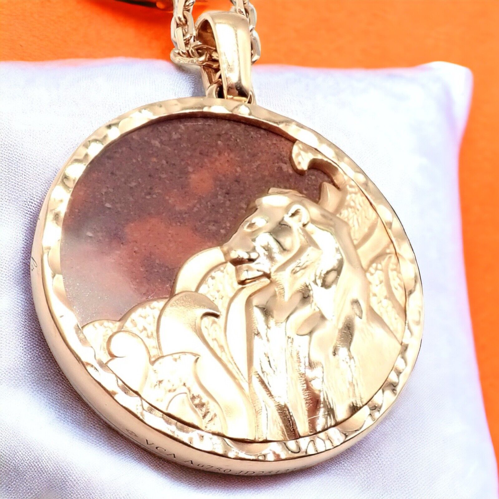 Van Cleef & Arpels 18K Rose Gold Leo Zodiac Pendant Necklace with Red Jasper - Authentic with Certificate - Perfect for Birthdays, Anniversaries & Luxury Gifts