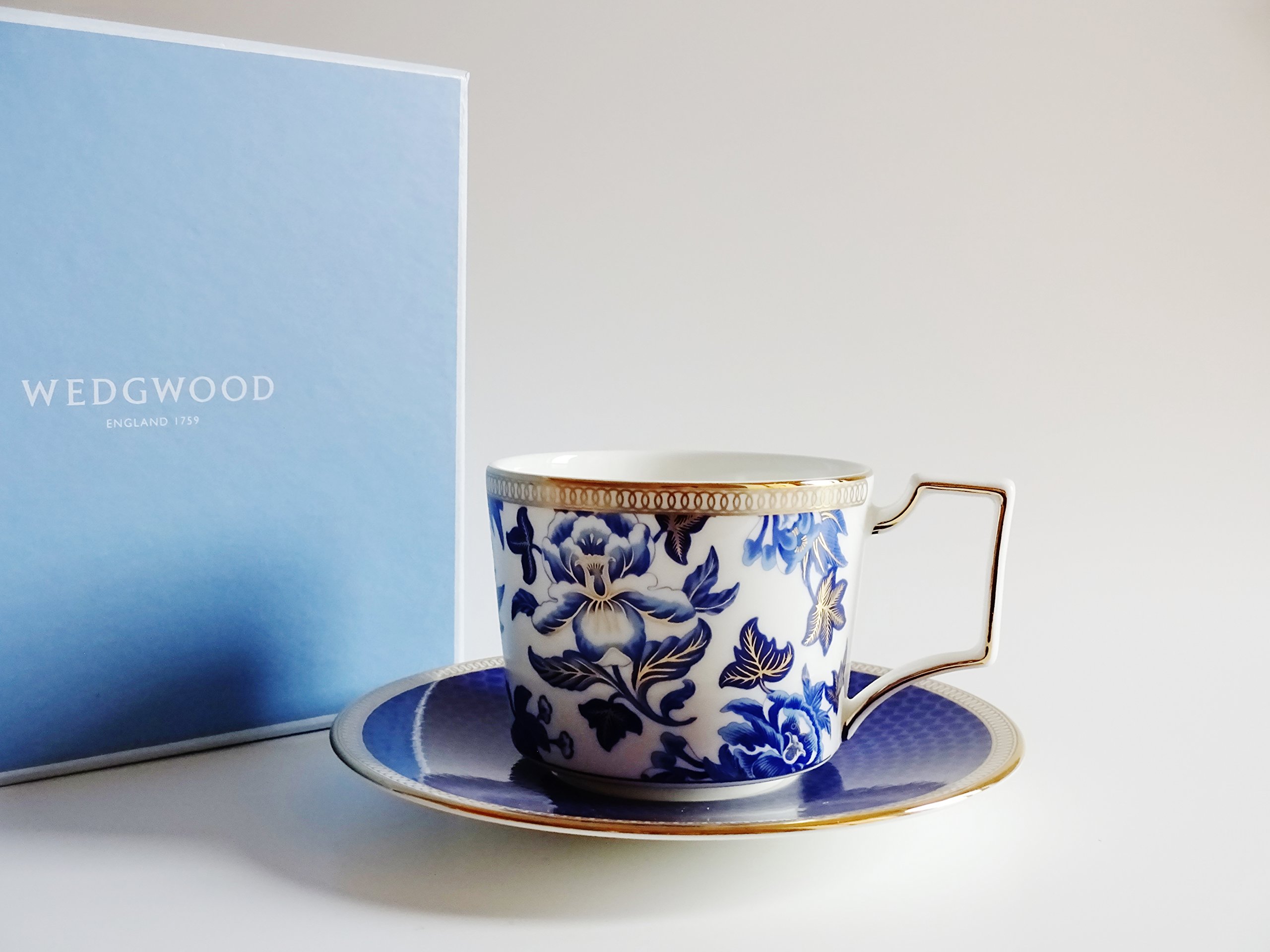 Wedgwood Hibiscus Tea Cup and Saucer Set - Floral Porcelain Tea Set for Afternoon Tea, English Breakfast, or Gift Giving - Elegant Home Dining and Special Occasions