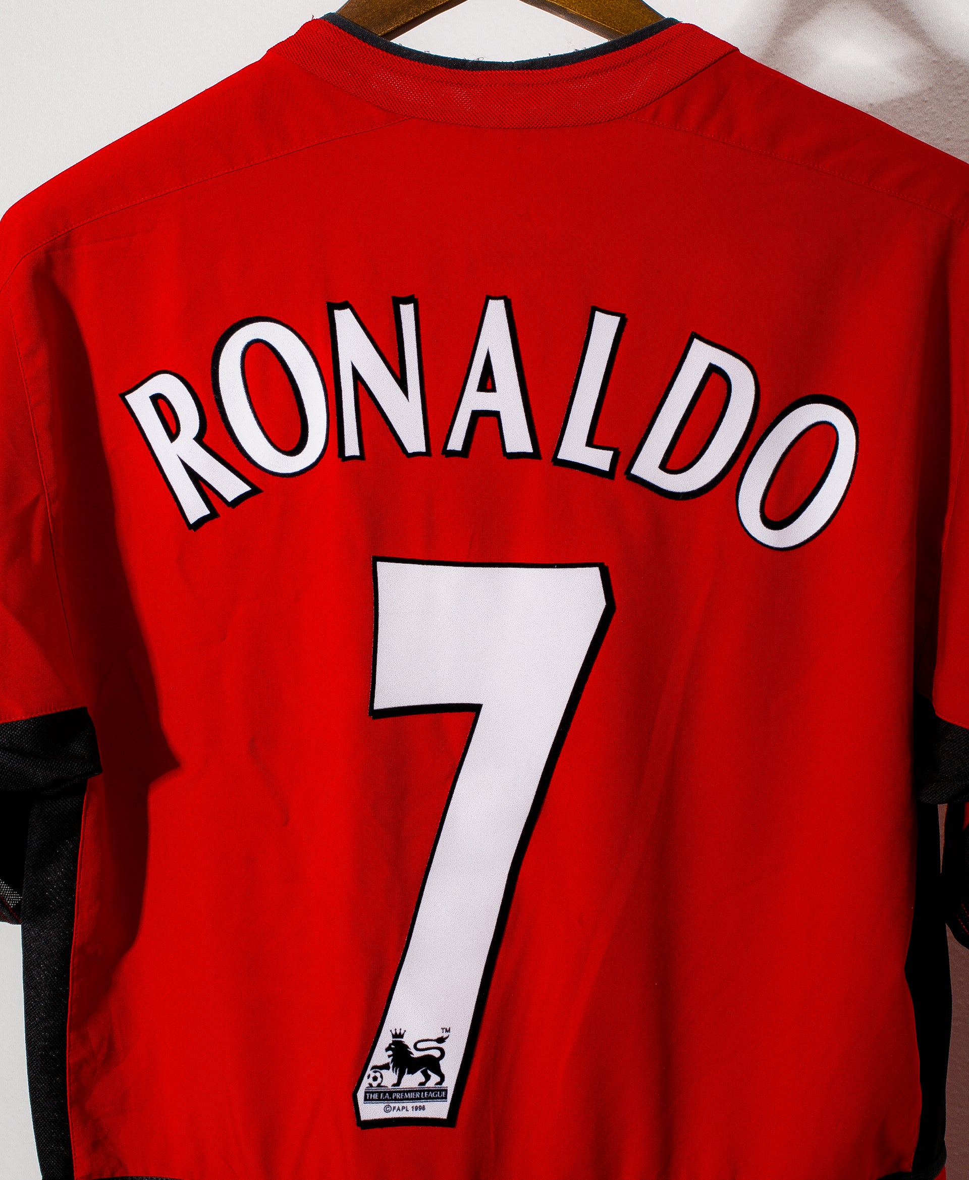 2003-2004 Manchester United Home Jersey #7 Cristiano Ronaldo (Size M) - Authentic Soccer Shirt for Fans & Collectors - Perfect for Match Days, Cosplay, and Sports Memorabilia Display