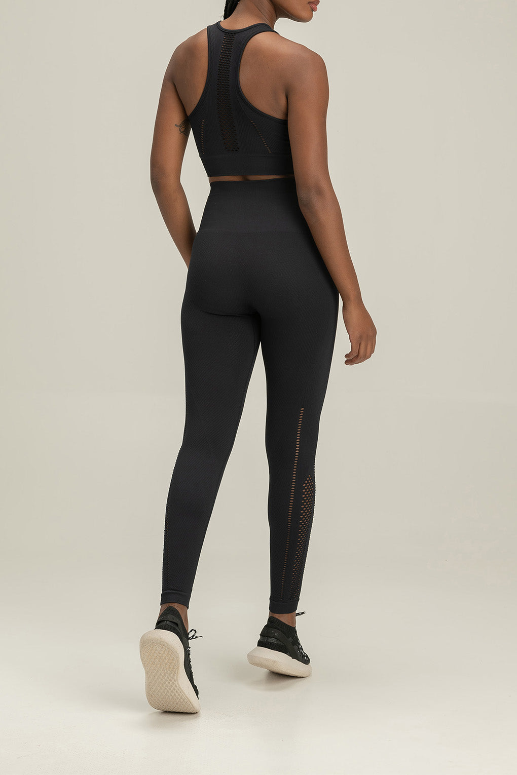 High-Performance Dynamic Seamless Sports Bra for Women - Breathable Workout Top for Running, Yoga & Gym - Comfortable Support for Active Lifestyles