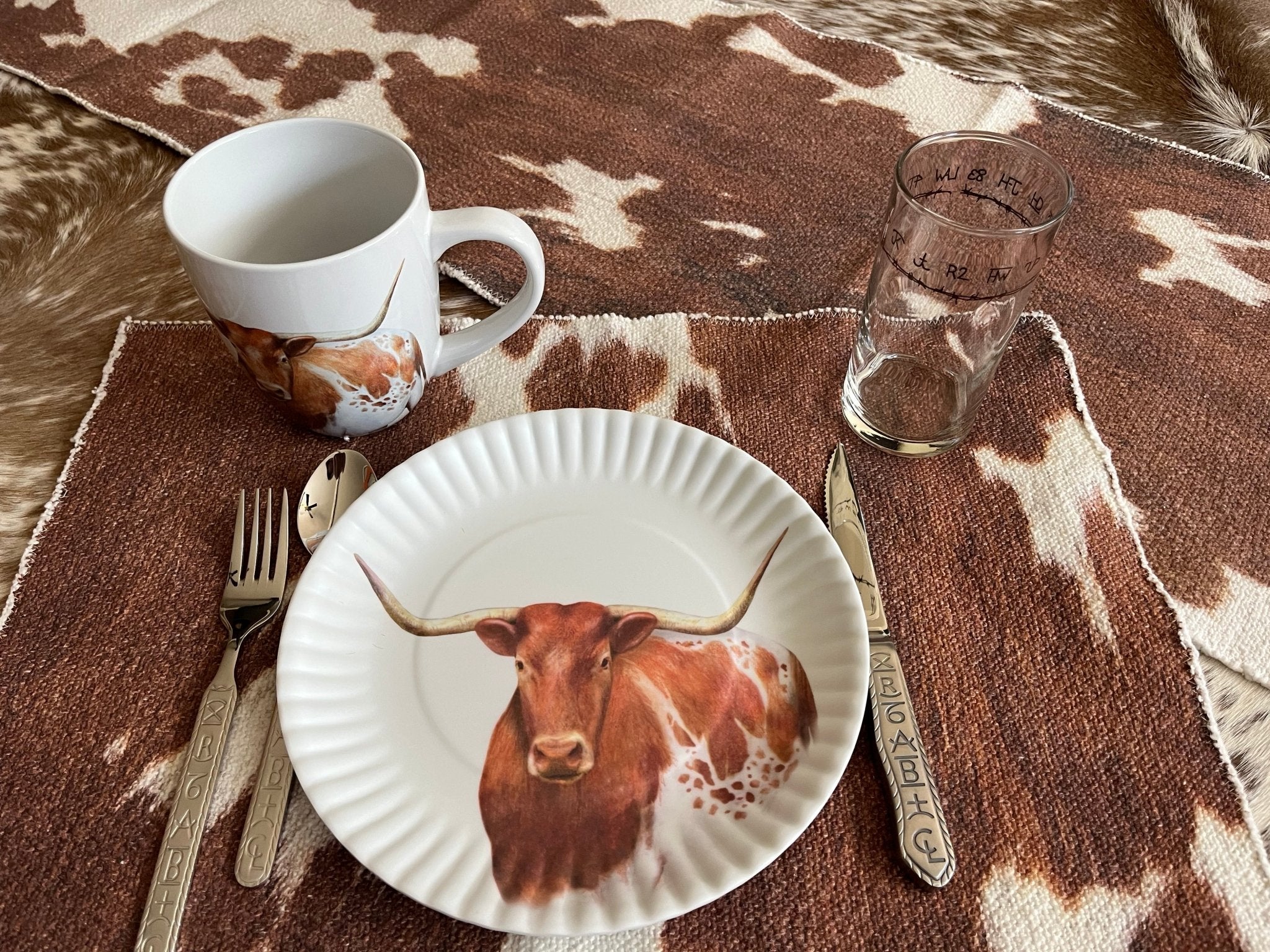 Ranch Western Style Melamine Plates - Durable & Stylish Dinnerware for Outdoor Dining, Camping, and Western Themed Parties