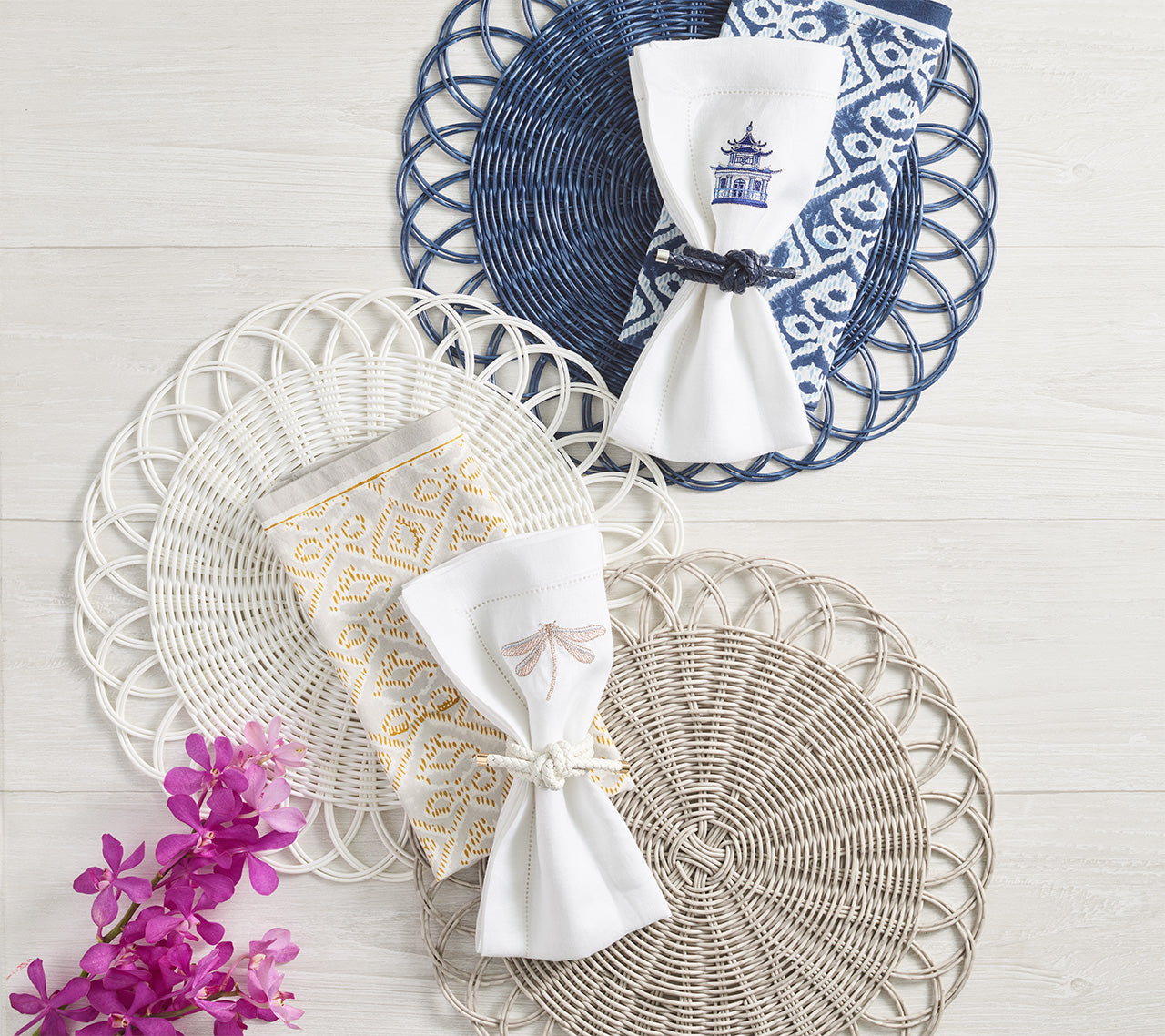 Alfresco Placemats - Waterproof Outdoor Dining Mats for Picnics, BBQs & Patio Use - Set of 4 Durable Table Mats for Summer Entertaining