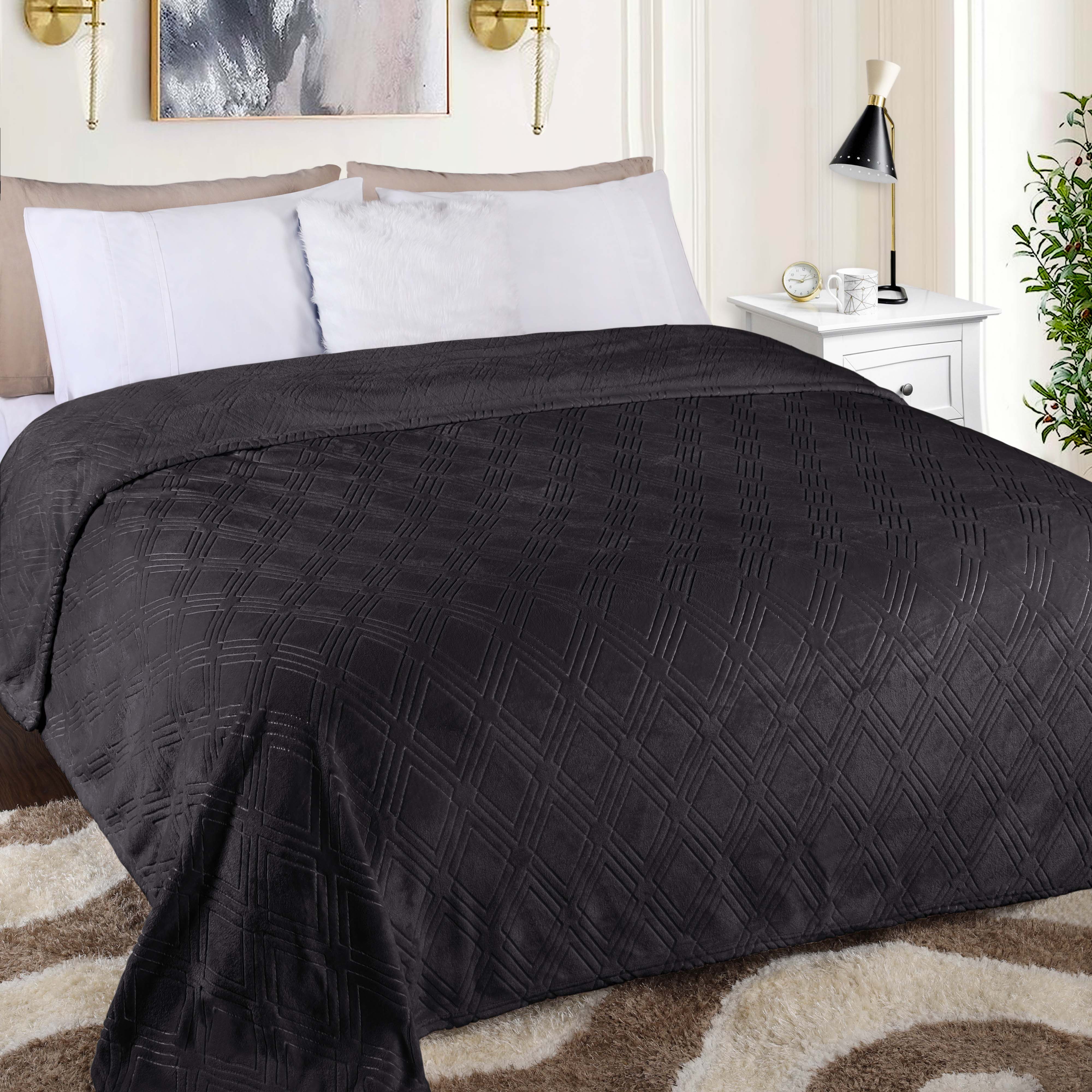 Premium Alaska Diamond Plush Fleece Blanket - Ultra Soft & Cozy Throw for Bed, Sofa, and Travel - Warm Winter Blanket for Home, Office, and Camping