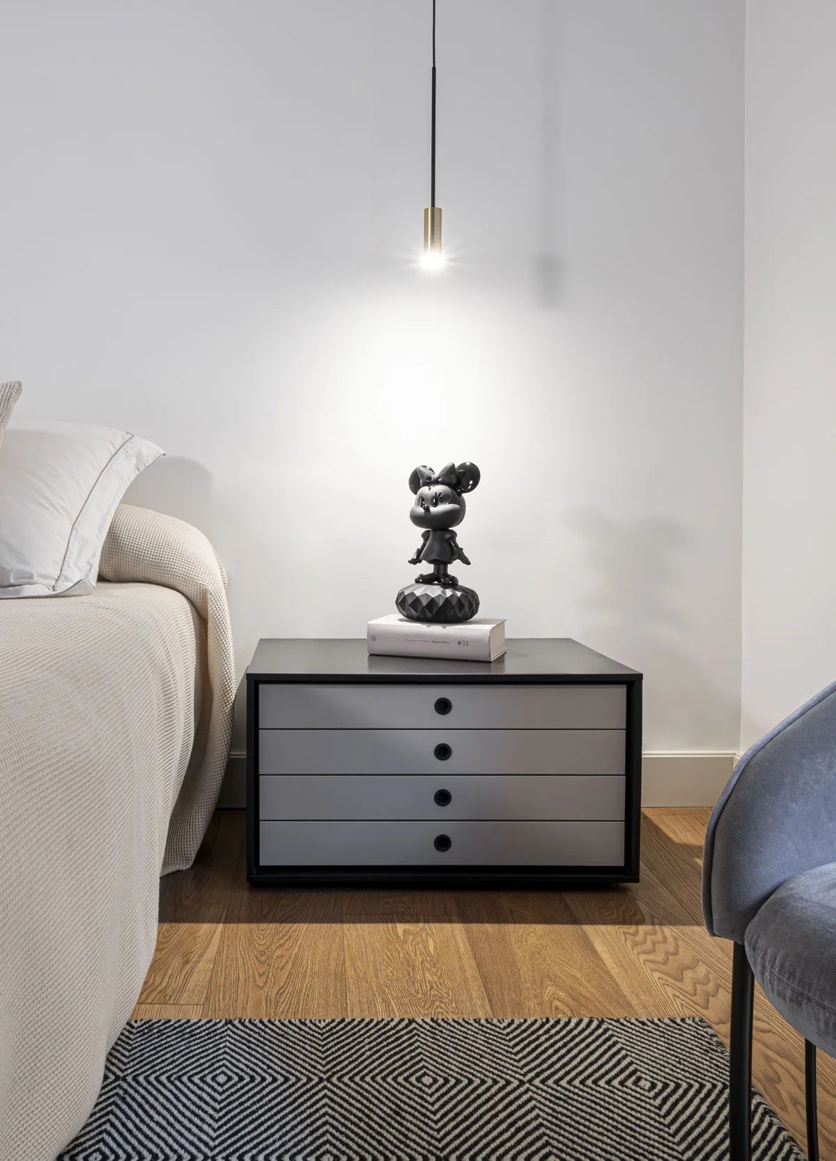 Lladró Minnie Mouse Black Porcelain Sculpture - Perfect for Disney Collectors & Home Décor