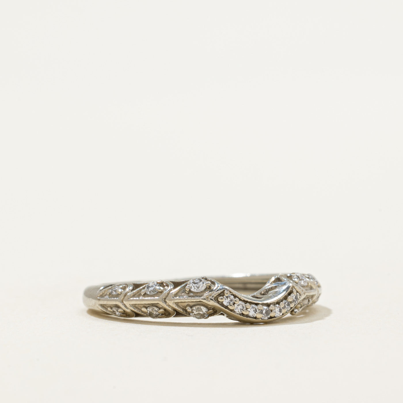 Diamond Textured Contour Ring - 0.12 Carat Total Weight (CTW) - Size 5 - Elegant Wedding Band & Anniversary Gift for Women