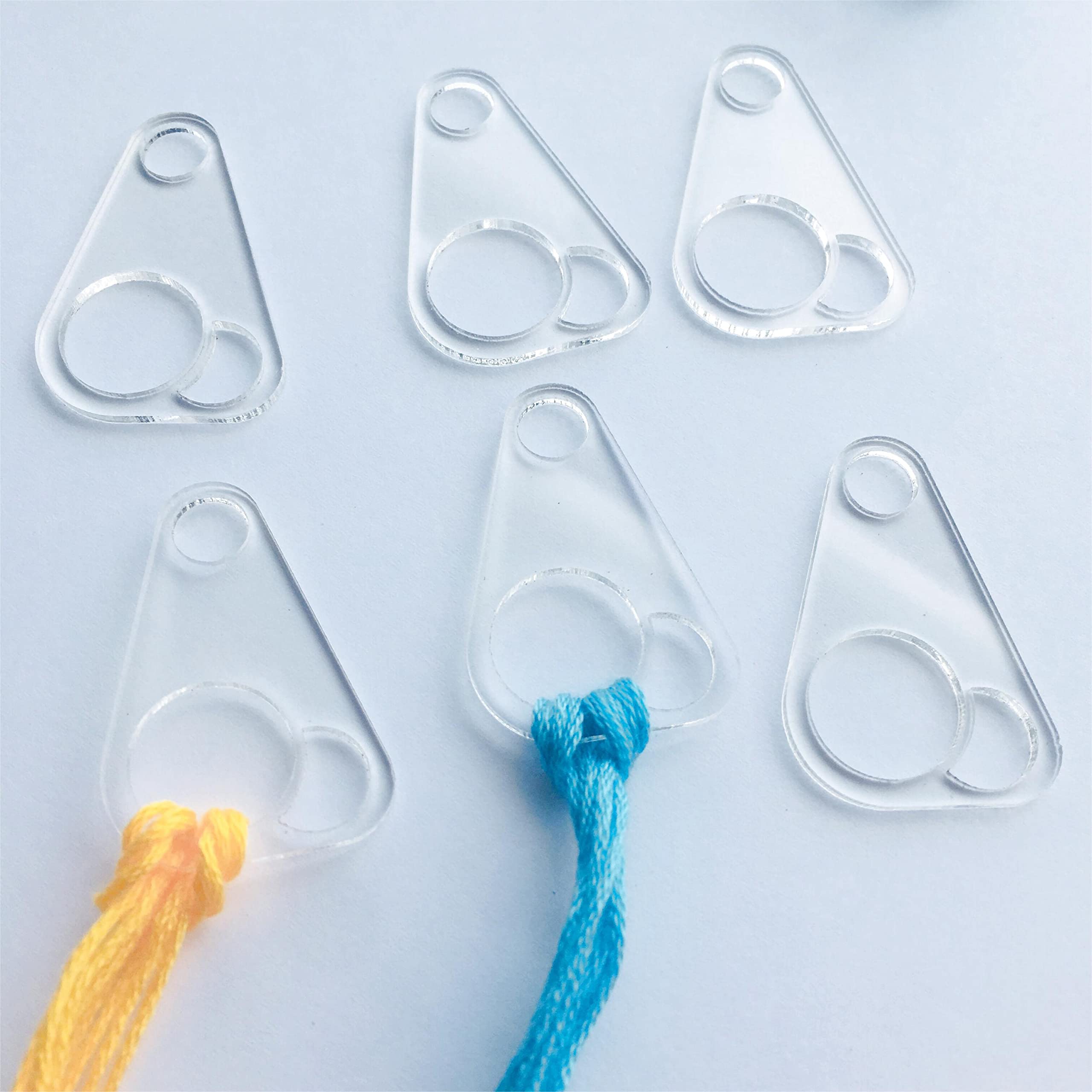 20-Piece Clear Acrylic Floss Drops for Embroidery Thread Organization - Durable Floss Chips for Crafting, Cross Stitch & DIY Projects - Perfect for Needlework Storage and Display
