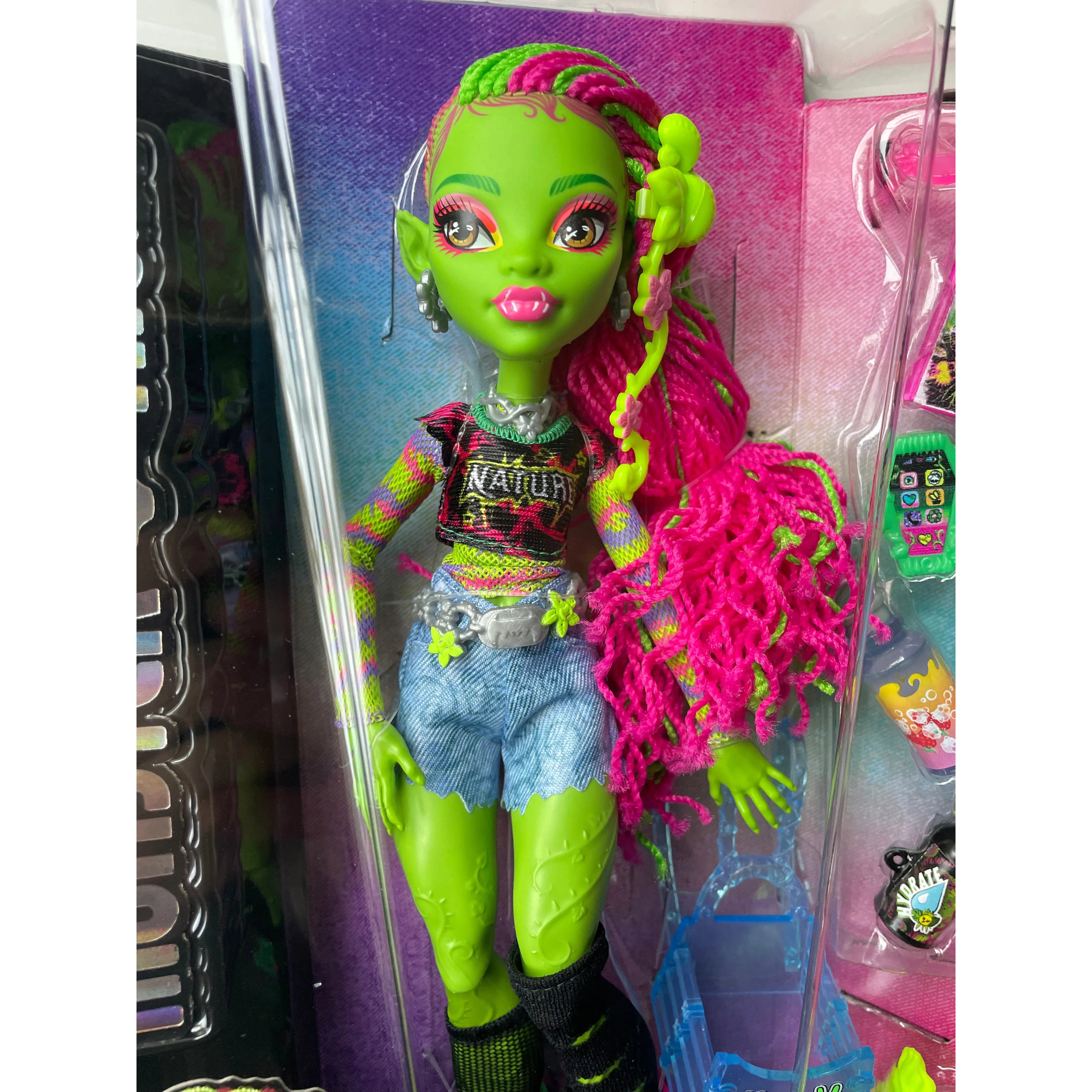 Monster High Venus McFlytrap Fashion Doll - Collectible Doll with Unique Outfit & Green Hair - Perfect for Kids' Playtime, Birthday Gifts & Doll Collectors