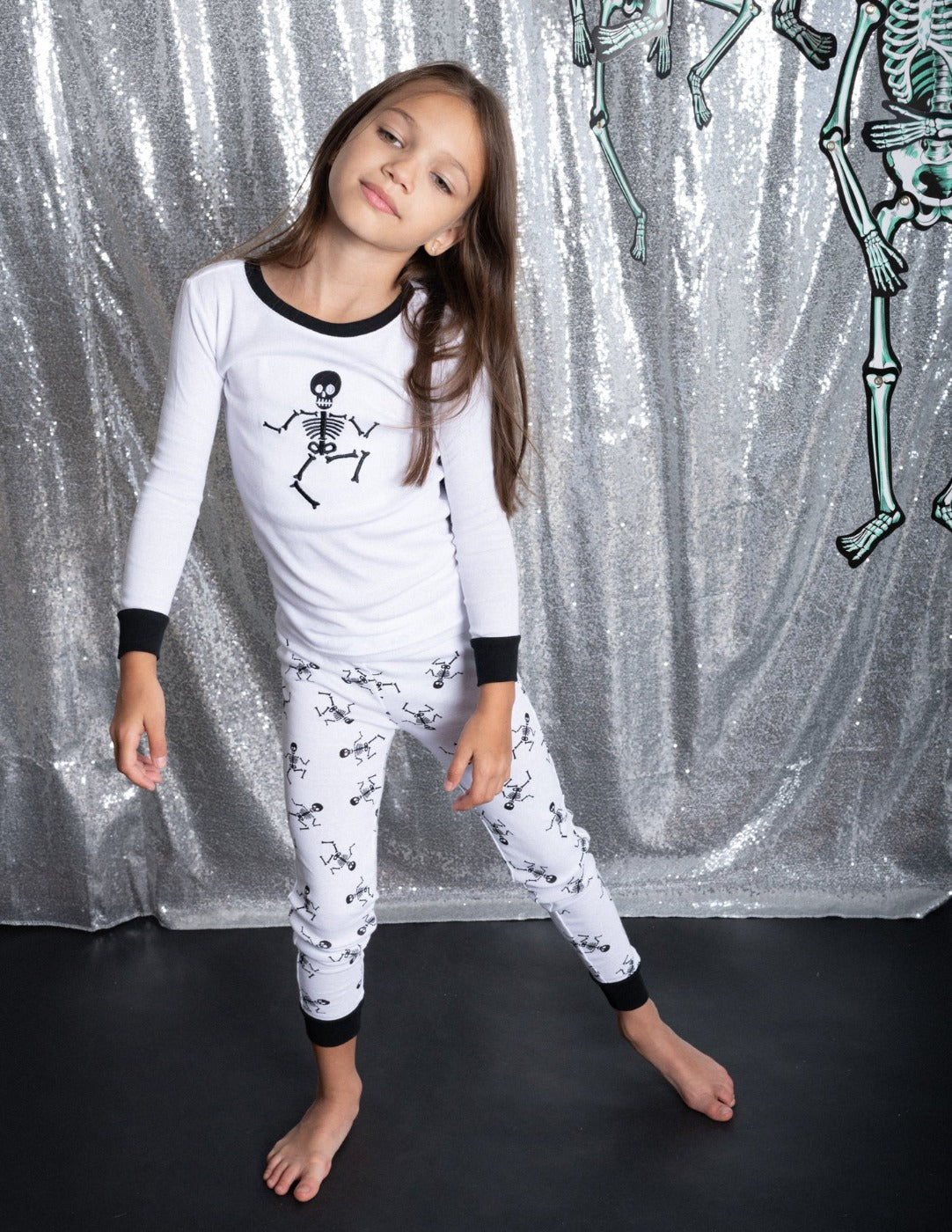 Black and White Skeleton Matching Family Pajamas Set - Halloween Costume Pajamas for Couples, Kids & Adults - Perfect for Halloween Parties, Family Photos, and Cozy Nights