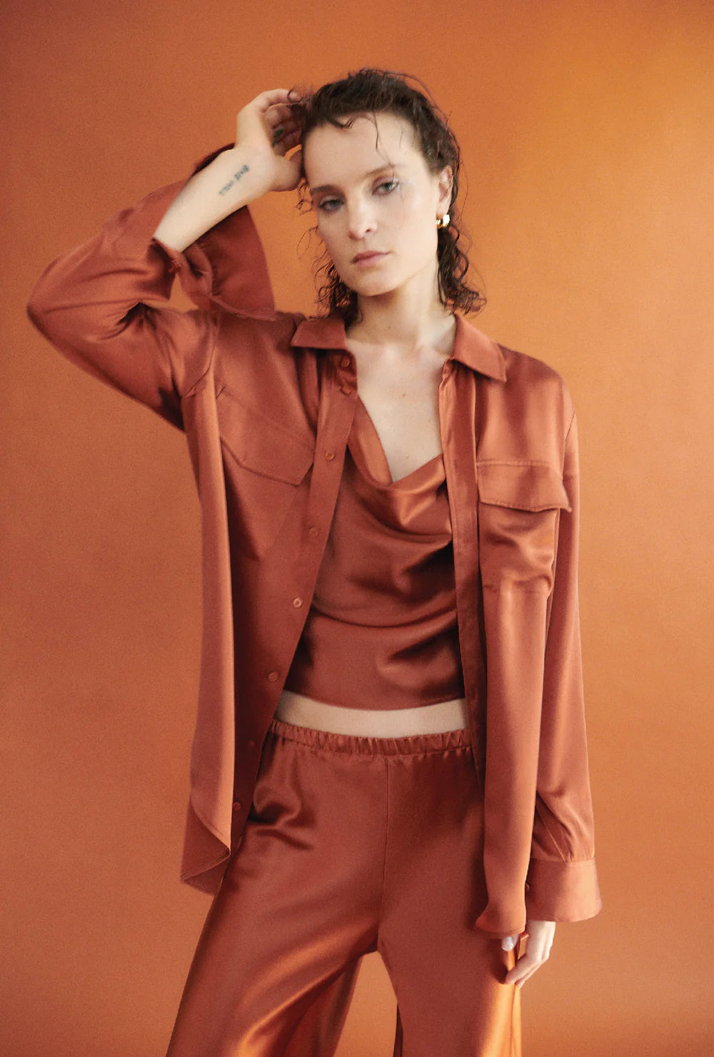 Stylish Boyfriend Shirt in Umber - Comfortable Oversized Casual Blouse for Women | Perfect for Everyday Wear, Date Nights & Layering