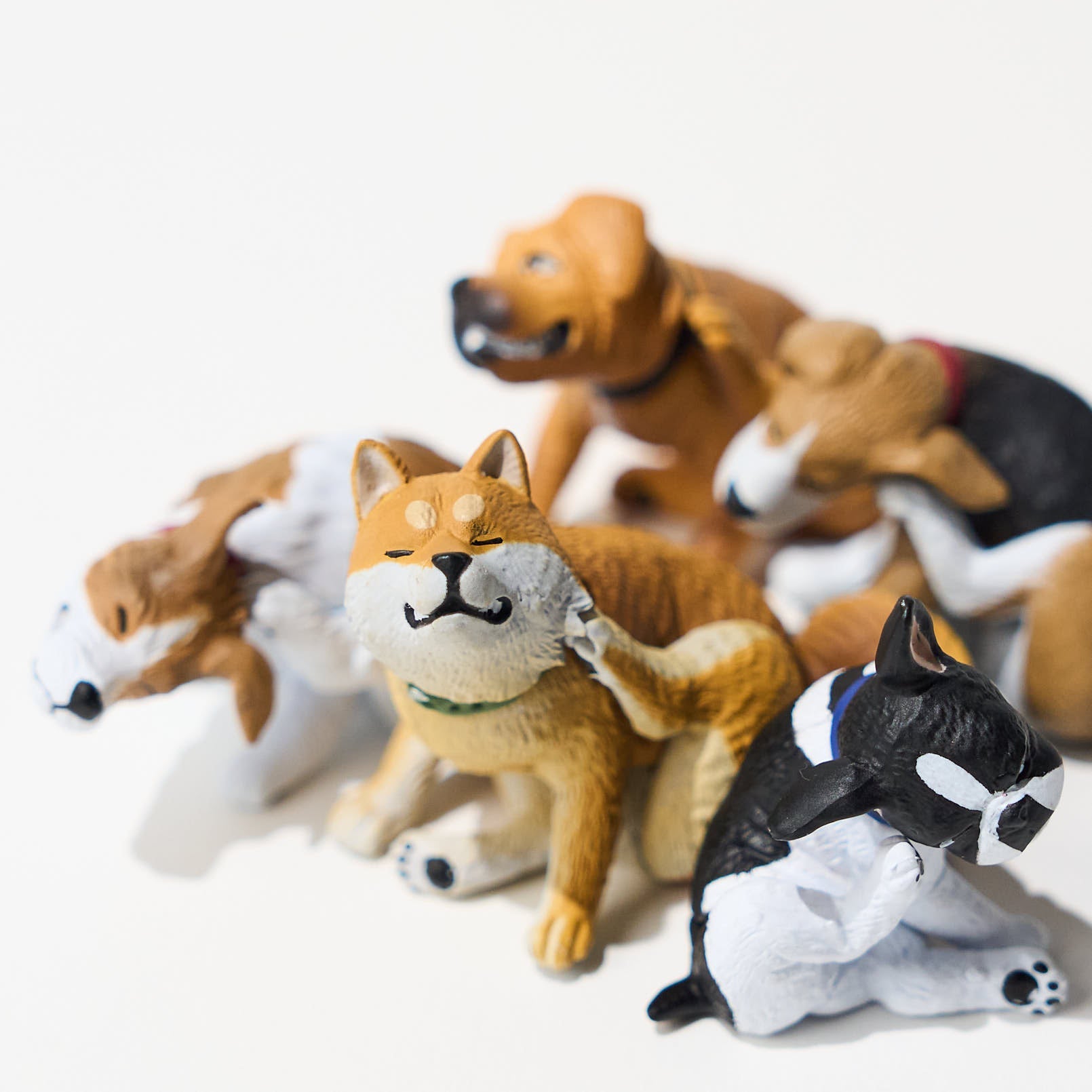 Itchy Dogs Gacha Capsule Toys - Cute Collectible Pet Figures for Dog Lovers - Perfect for Home Decor, Office Display, and Gift Giving