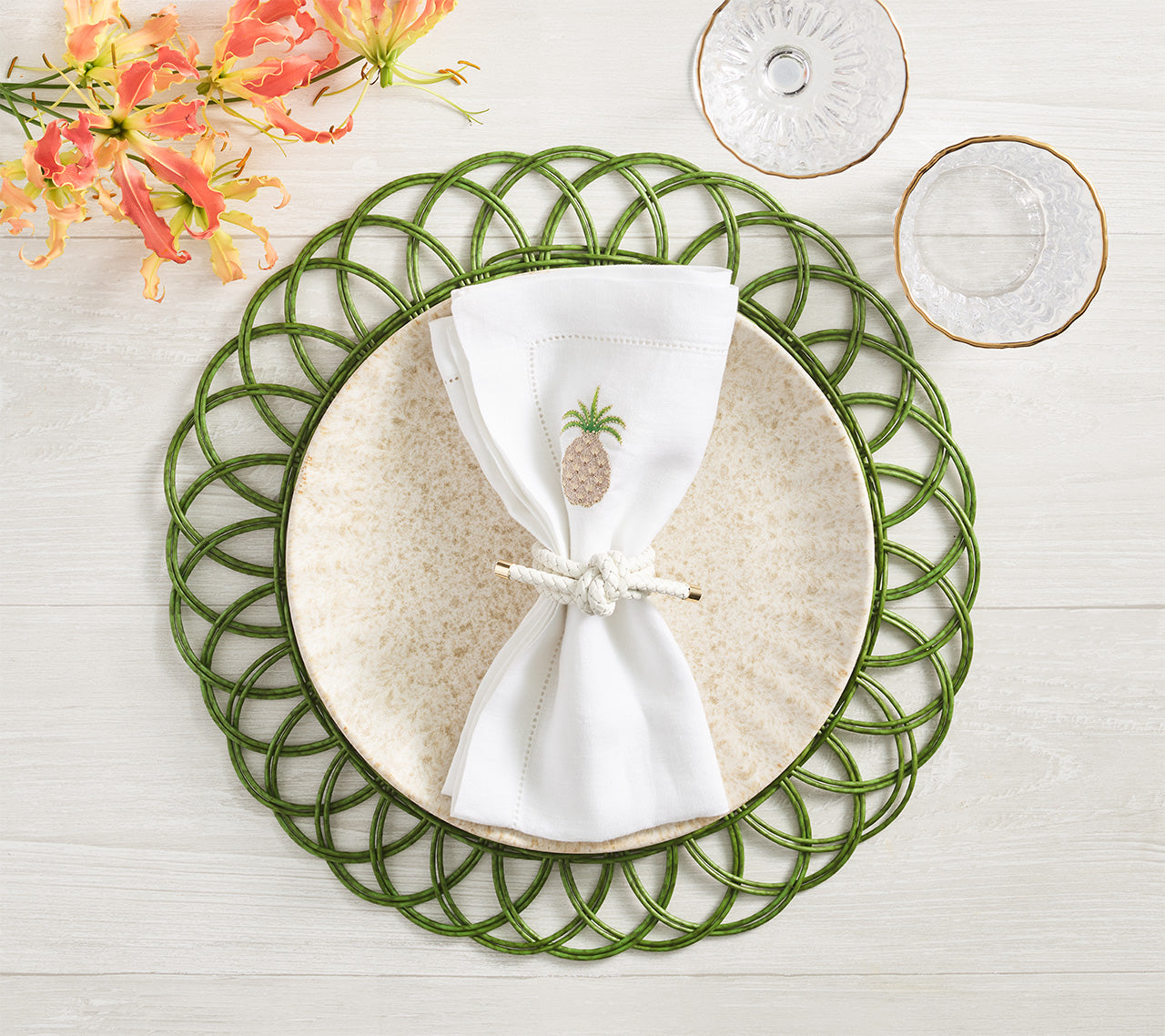 Alfresco Placemats - Waterproof Outdoor Dining Mats for Picnics, BBQs & Patio Use - Set of 4 Durable Table Mats for Summer Entertaining