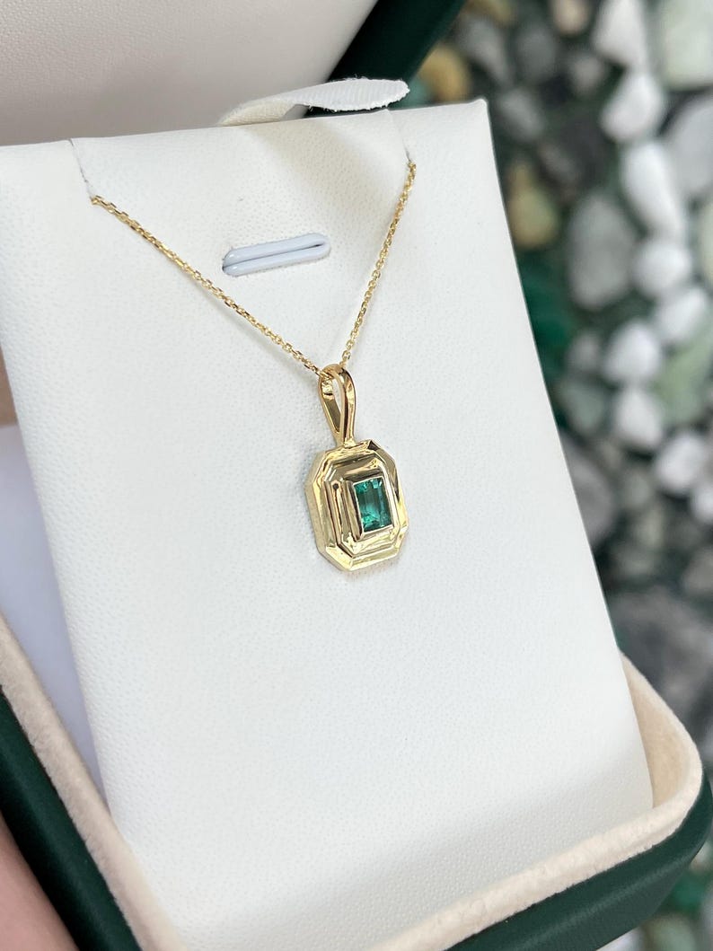 0.70ct 14K Gold Natural Emerald Cut Emerald Solitaire Slider Pendant Necklace for Women - Elegant Jewelry Gift for Birthday, Anniversary & Special Occasions