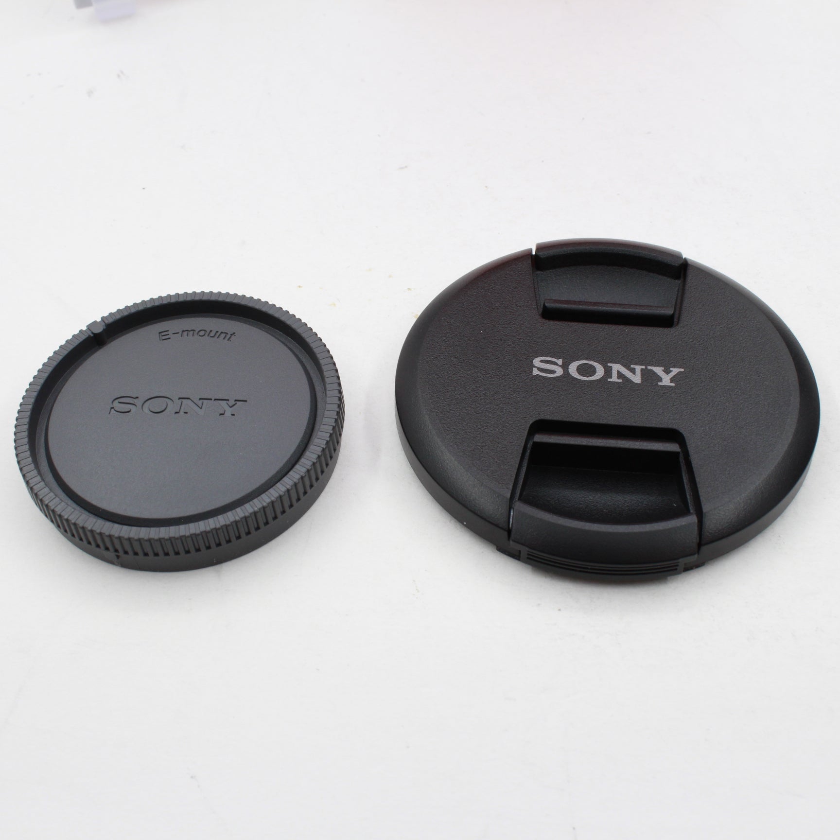 Open Box Excellent Condition Sony FE 24-105mm f/4 G OSS Lens - Perfect for Travel, Portraits & Video Shooting