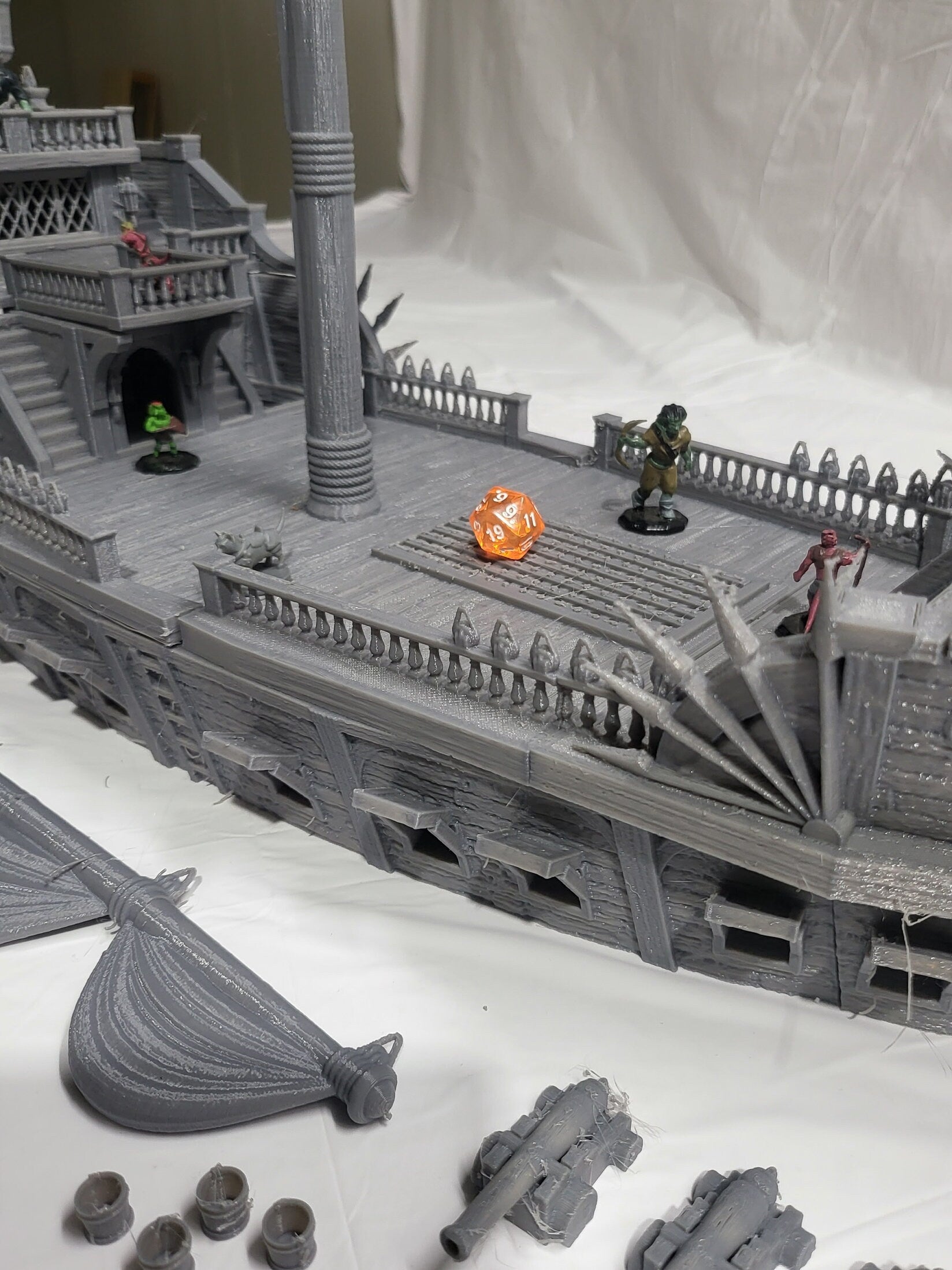 28mm Scale Warship Miniature - Battleship & Frigate Models for Dungeons and Dragons, Wargaming, and Tabletop RPG Scenes | Perfect for Naval Combat, Fantasy Adventures, and Collector Displays