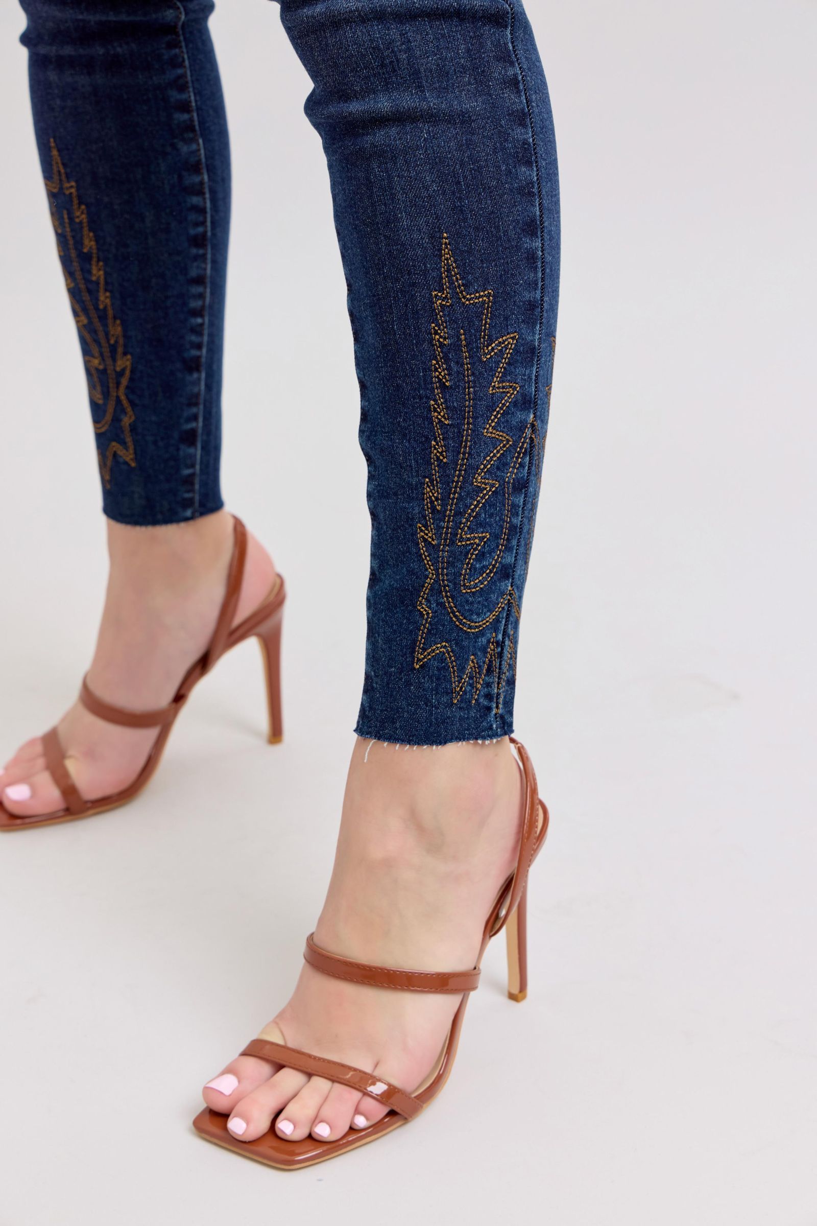 Judy Blue Women's Plus Size High Rise Skinny Jeans with Embroidered Details - Stretchy Denim Pants for Casual Wear & Date Nights