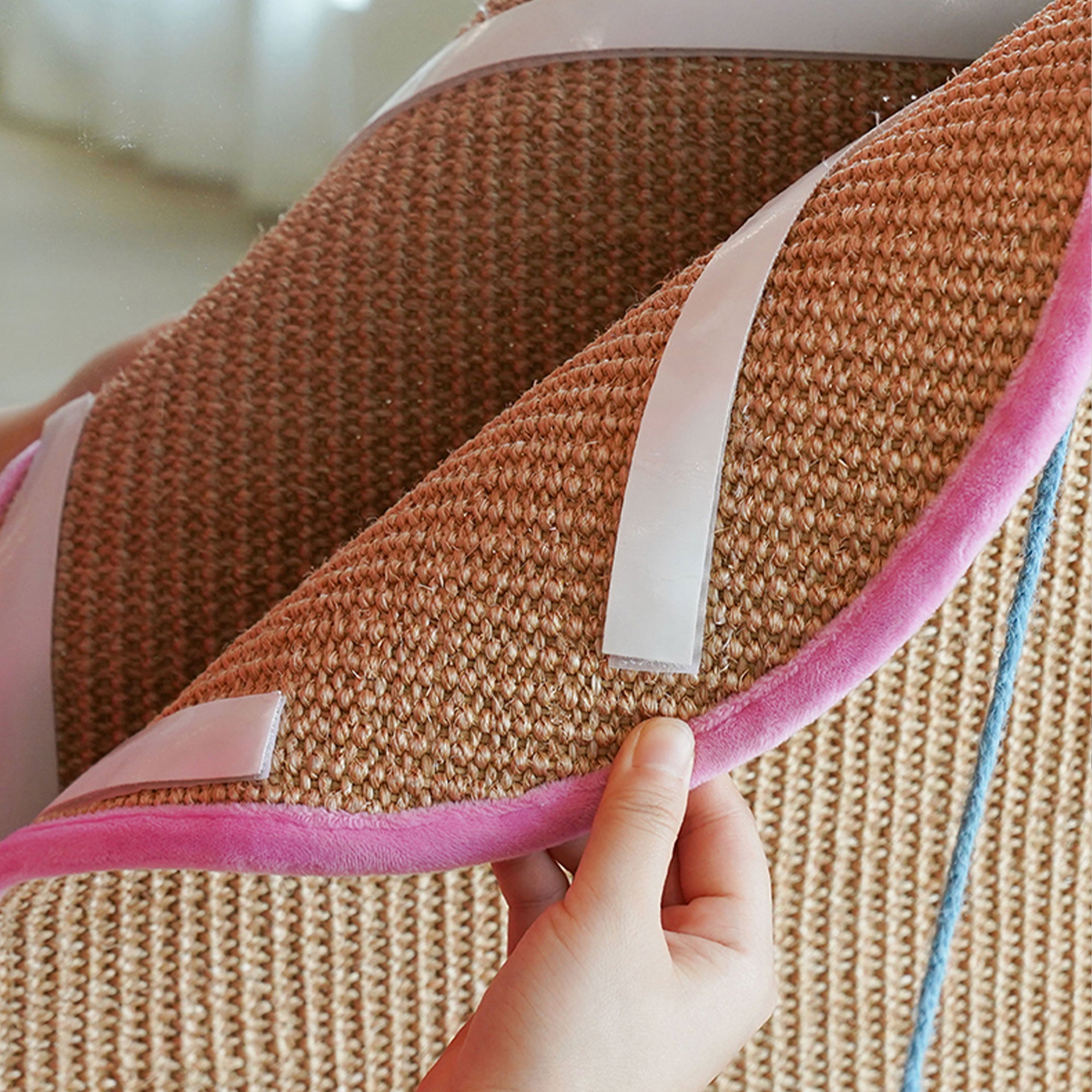 ZEZE Pets Hanging Sisal Cat Scratch Mat - Durable & Reversible for Indoor Cats - Perfect for Walls, Doors & Furniture Protection