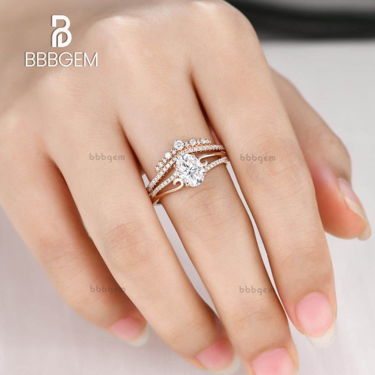 14K Rose Gold Moissanite Engagement Ring Set with Vintage Curved Diamond Band - Elegant Wedding Ring Set for Women, Proposal, Anniversary Gift, Bridal Jewelry (Perfect for Romantic Occasions & Special Moments)