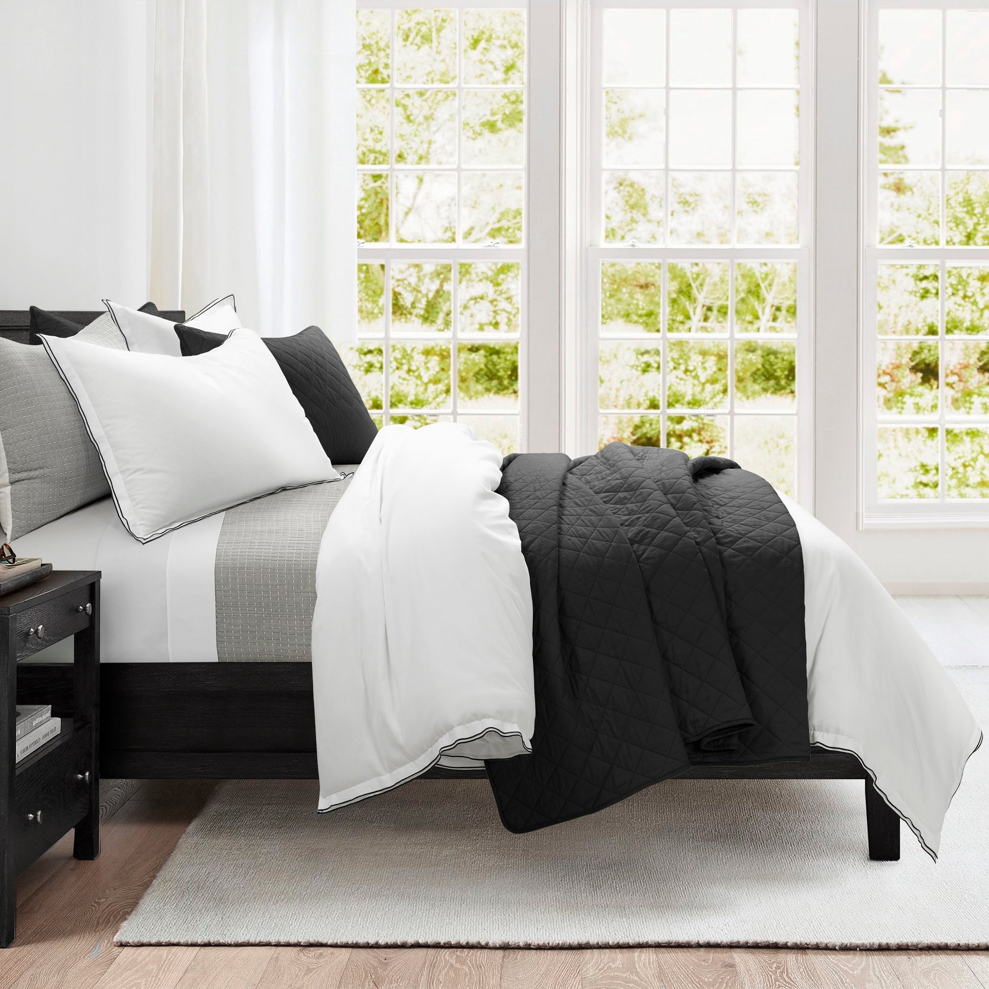Hampton Double Flange Embroidered Contrast Edge Comforter Set - Queen Size Luxury Bedding for Master Bedroom & Guest Room - Soft & Elegant Home Decor for All Seasons