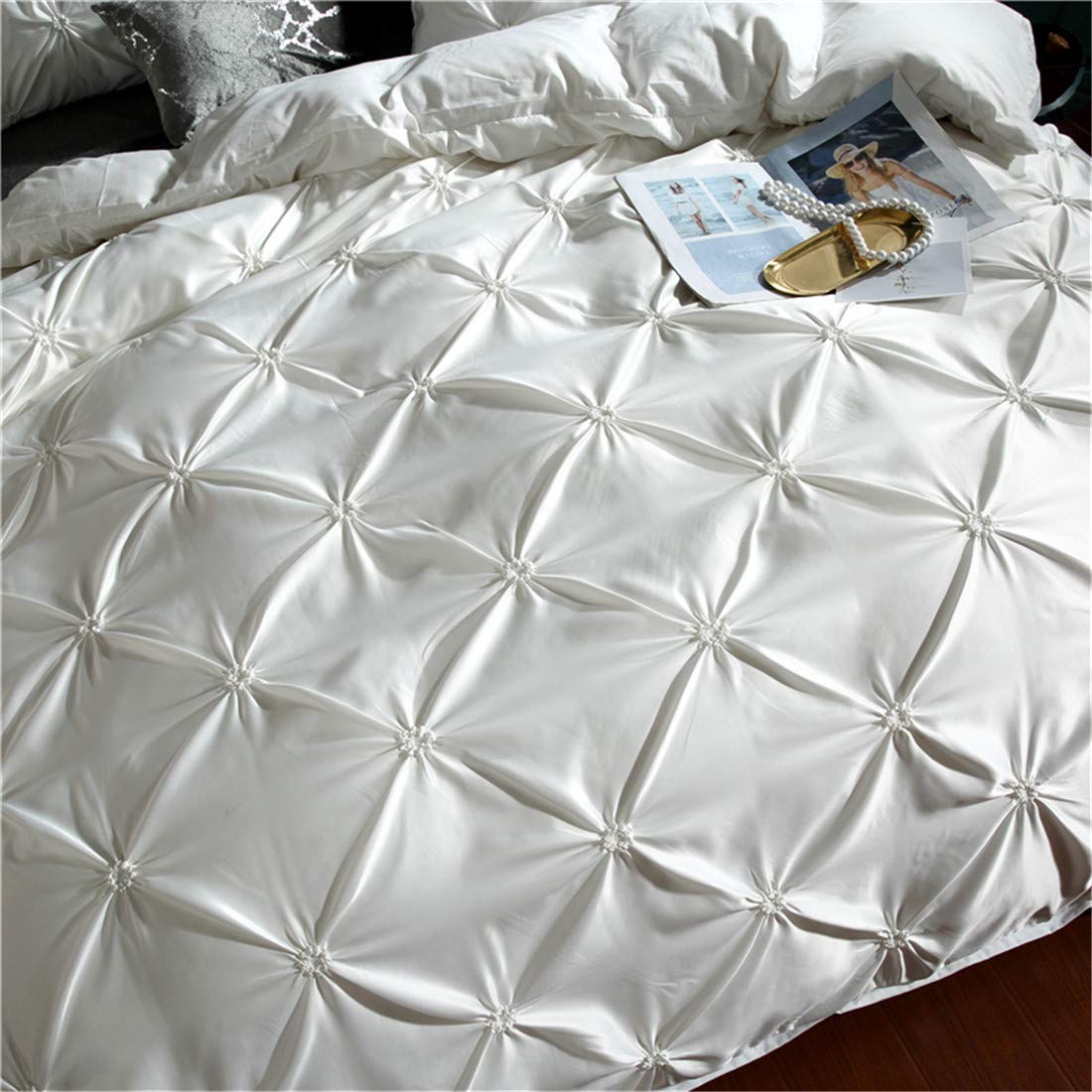 Luxury White Pinch Pleated Duvet Cover Set - Twin Size Silk Satin Bedding with Zipper & Ruffle Design - Microfiber Comforter Cover for Elegant Bedroom Decor - Perfect for Guest Rooms, Master Bedrooms & Luxury Hotels