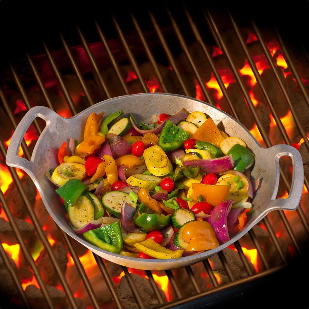 Premium Gourmet Grillware Paella Pan - 15 Inch Carbon Steel Spanish Paella Pan for Outdoor Cooking, BBQ, Camping & Family Gatherings