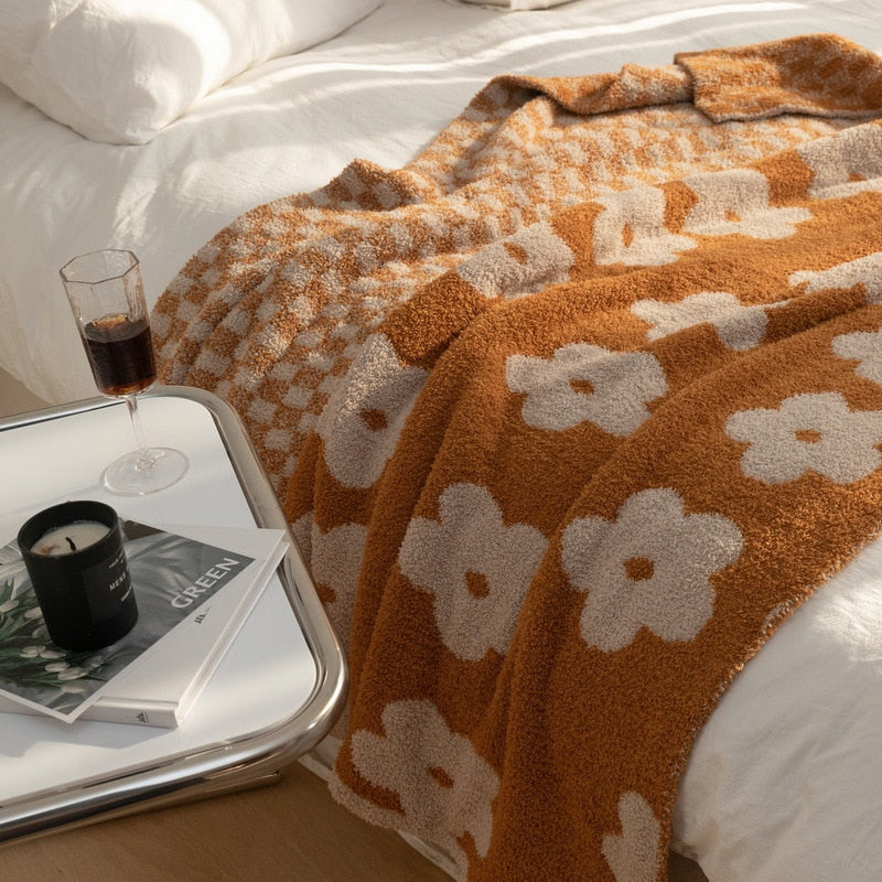 Soft Daisy Plush Knitted Blanket - Cozy & Warm Throw Blanket for Bed, Couch, Sofa - Perfect for Gifts, Home Decor, and Relaxation