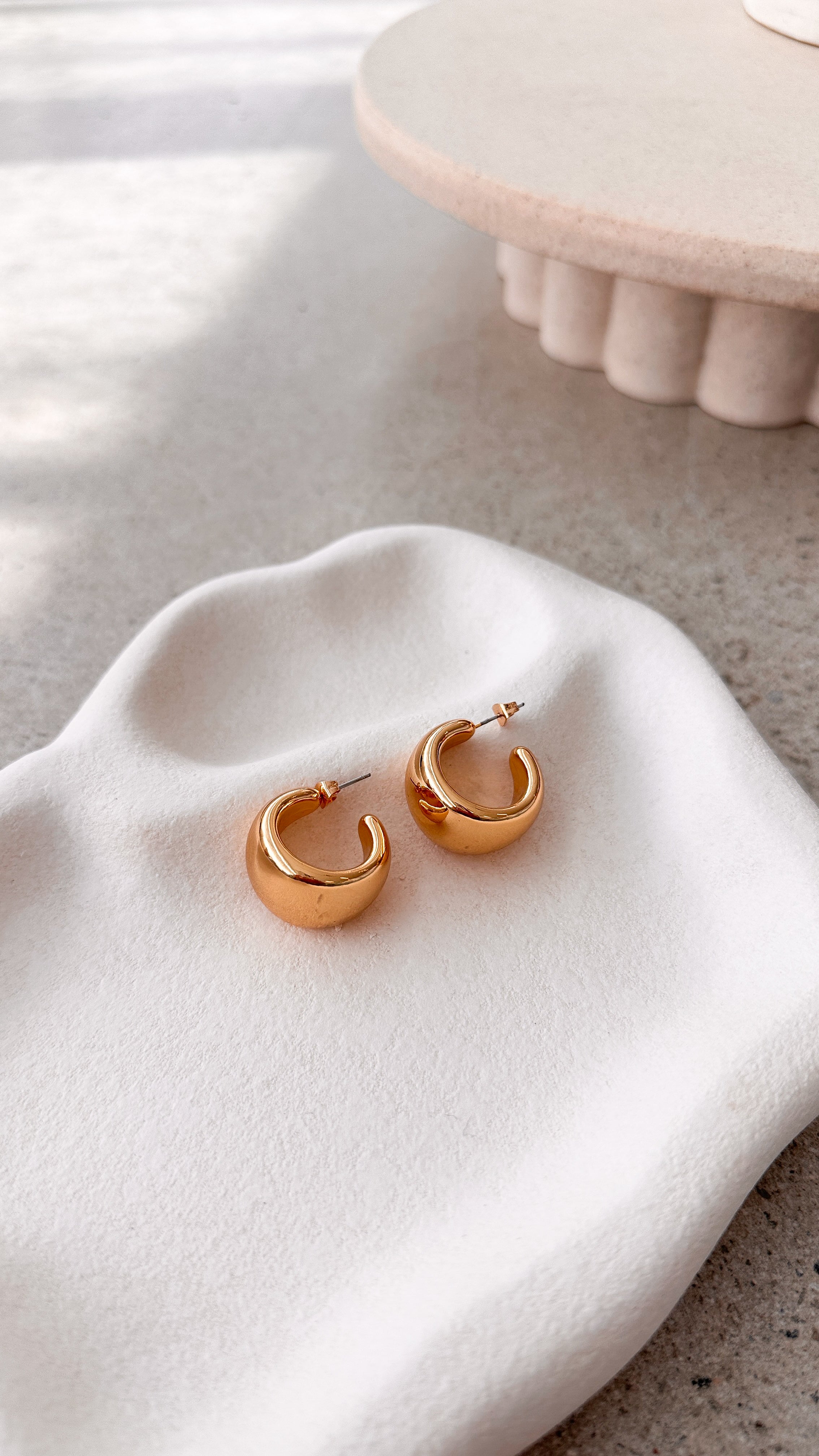 Gold Dome Huggie Earrings for Women - Minimalist Hoop Earrings for Everyday Wear, Gift for Her, Trendy Jewelry for Parties & Date Nights