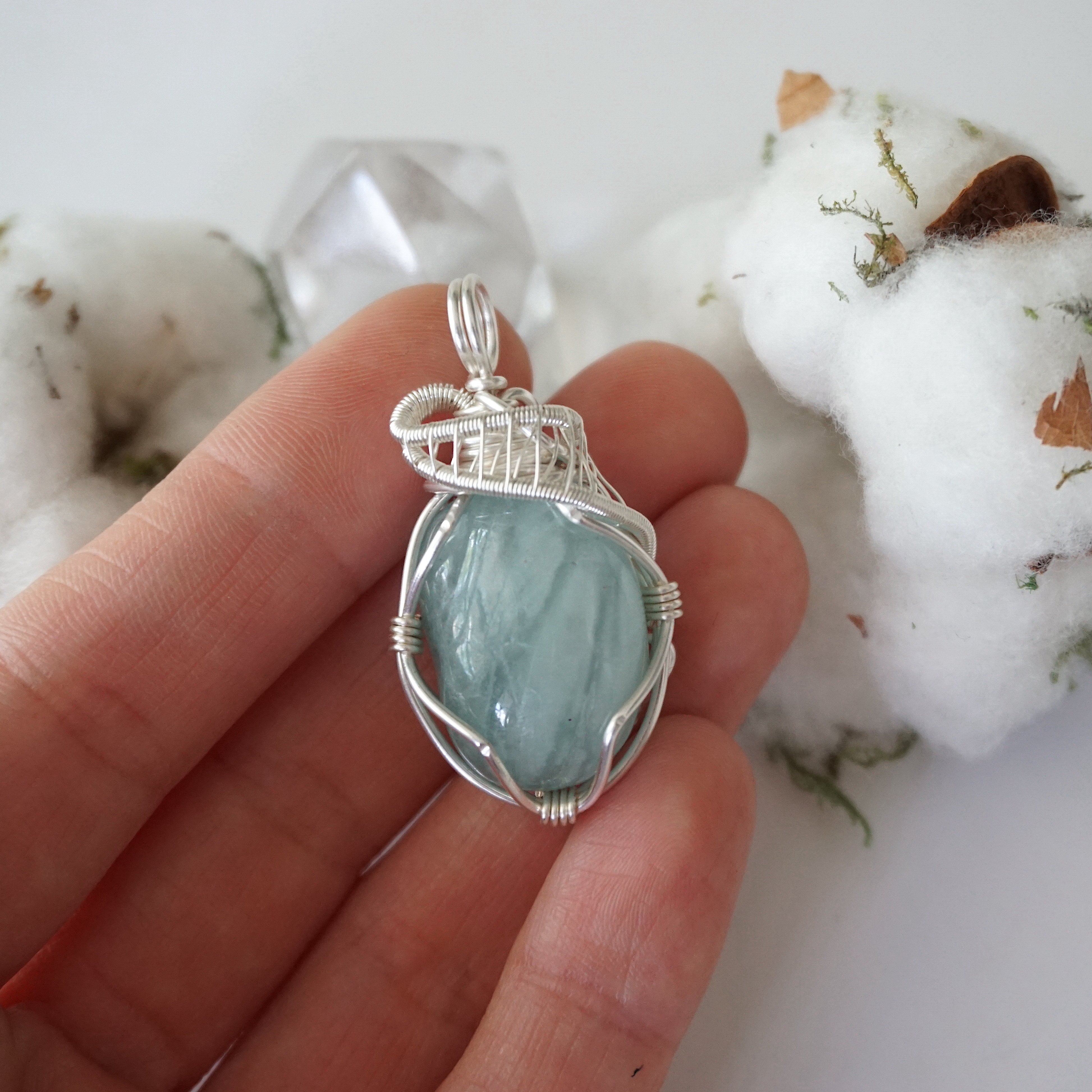 Raw Aquamarine Pendant Necklace - Sterling Silver Plated Jewelry for Women, Elegant Healing Crystal Gift for Birthday, Wedding & Spiritual Healing