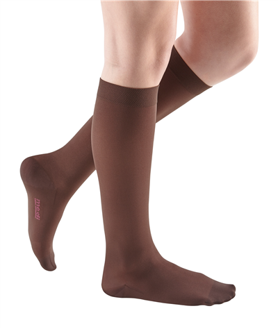 Medi Comfort 15-20mmHg Closed Toe Compression Socks for Women & Men - Calf Length Support for Circulation, Travel & Recovery