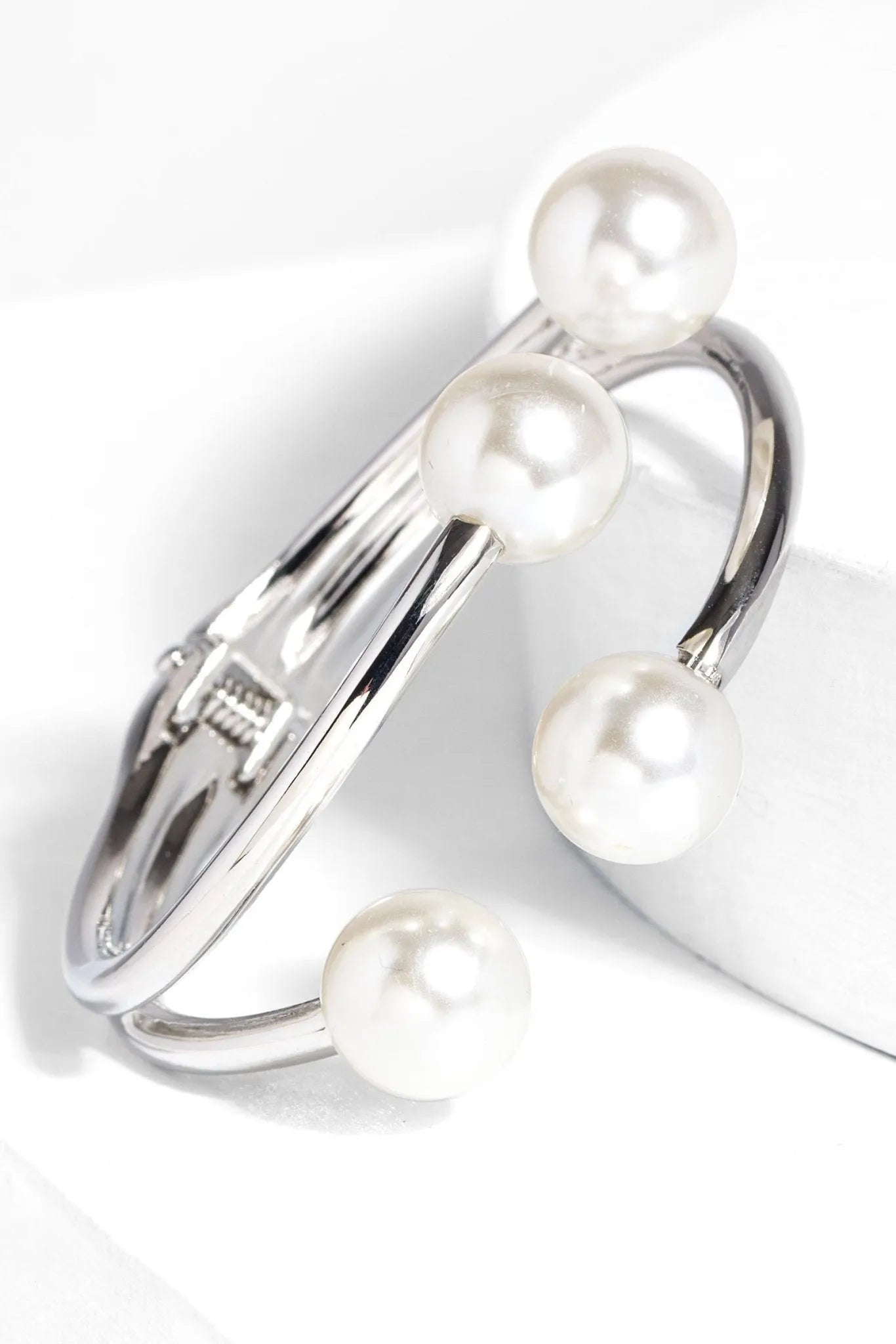 Elegant Hinged Pearl Cuff Bracelet for Women - Luxury Adjustable Pearl Jewelry Gift for Wedding, Party & Special Occasions