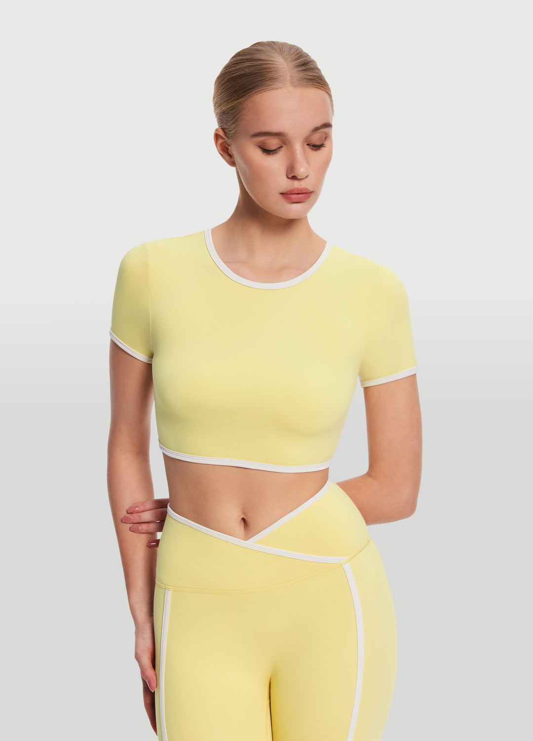 Stylish Casual Cropped T-Shirt for Women | Trendy Short Sleeve Summer Top | Perfect for Beach, Outings & Everyday Wear