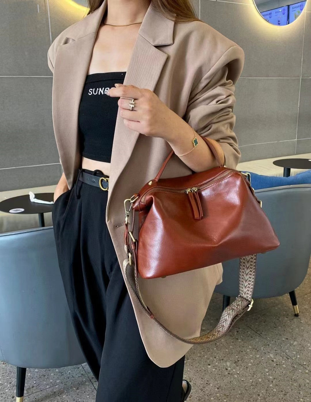 Stylish Convertible Shoulder Bag for Women - Crossbody, Tote & Backpack - Perfect for Work, Travel & Daily Use