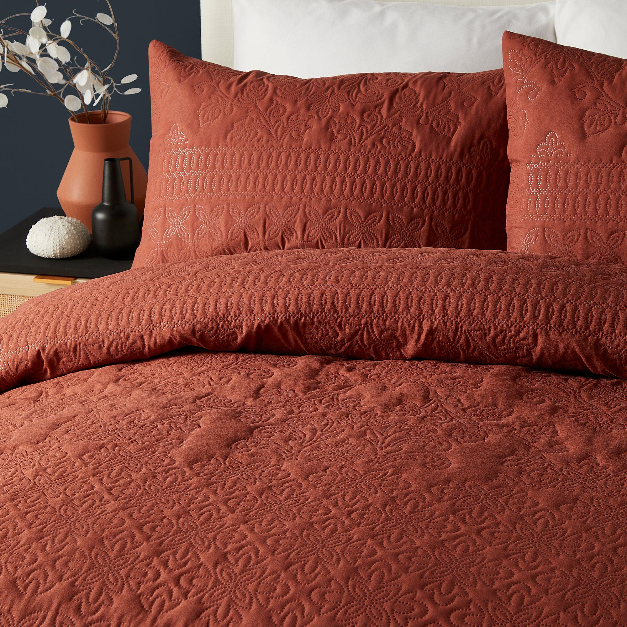 Serene Avery Stripe Duvet Cover Set - Soft 100% Cotton Bedding - Terracotta & White Striped Duvet Cover for Queen/King Size - Perfect for Cozy Bedroom & Guest Room Decor