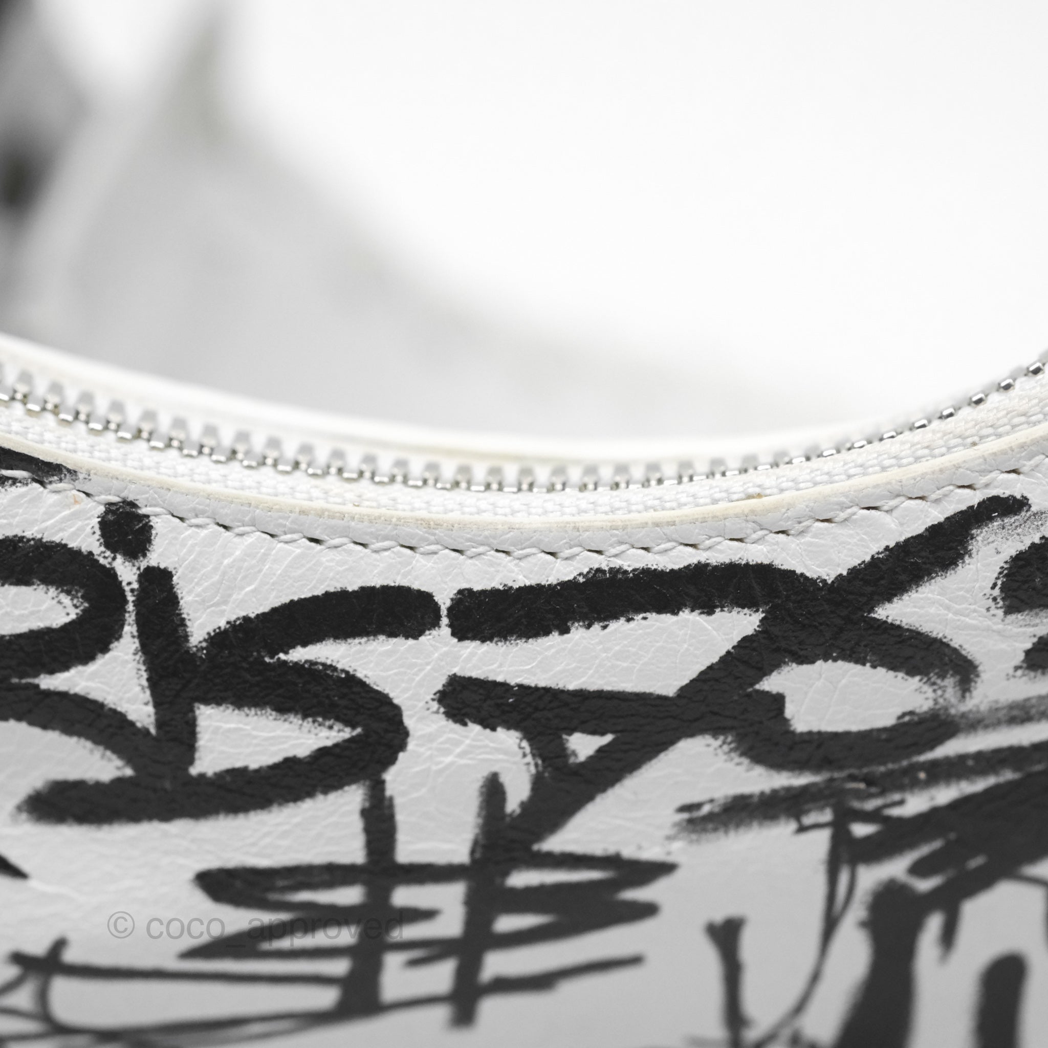 Balenciaga XS Graffiti Le Cagole Shoulder Bag in White & Black | Trendy Crossbody Purse for Women | Perfect for Night Out, Shopping & Travel