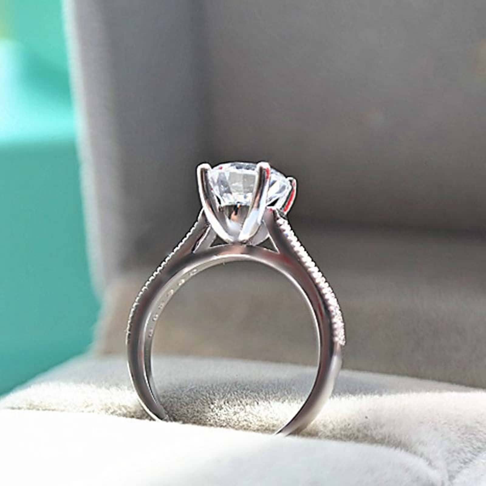 Elegant Women's Wedding Ring - 925 Sterling Silver Cubic Zirconia Diamond Ring with 4-Prong Setting | Perfect Engagement, Anniversary & Valentine's Day Gift for Her | Ideal for Weddings, Proposals & Special Occasions
