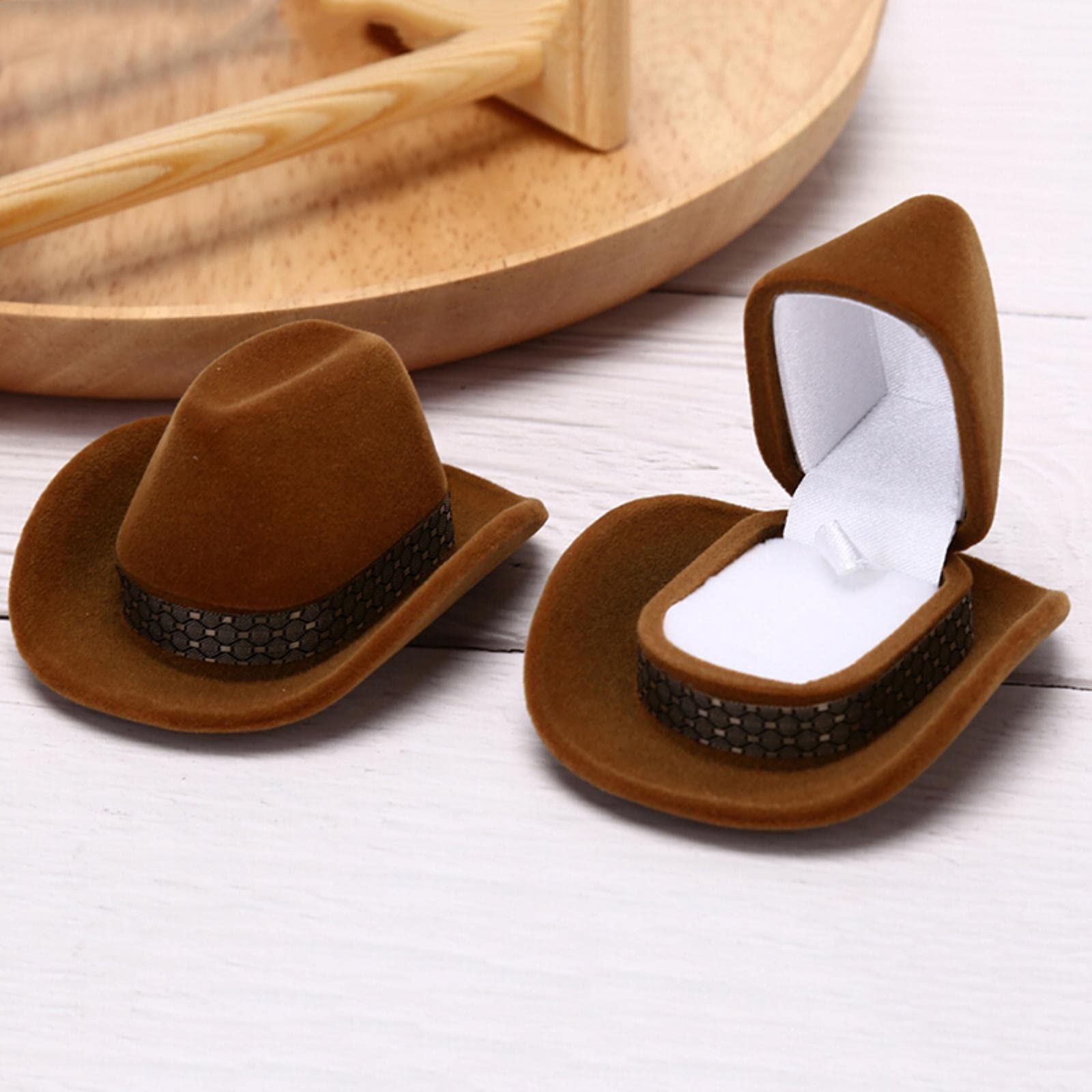 1 Piece Creative Cowboy Hat Shaped Ring Box - Velvet Jewelry Display Case for Rings, Earrings & Small Accessories - Perfect for Jewelry Stores, Gift Packaging & Travel Storage