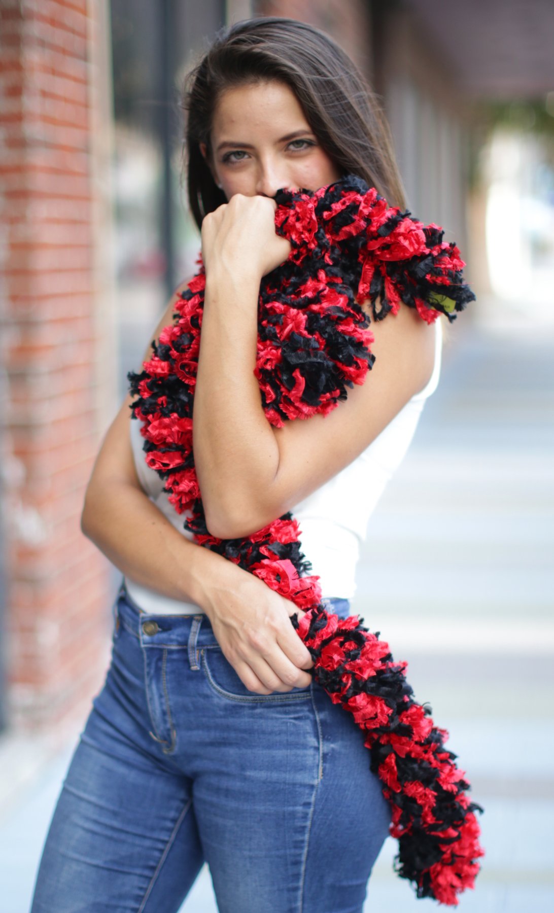 Original Featherless Boa Scarf - Black & Red Fashion Accessory for Women, Perfect for Parties, Weddings, and Evening Events