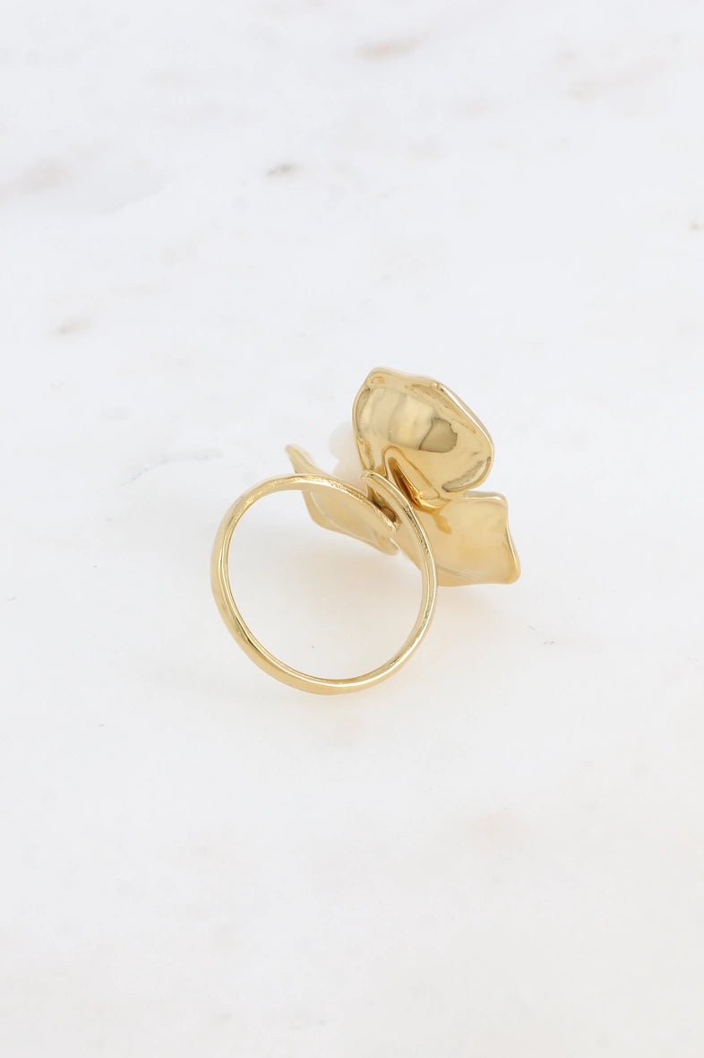 Pearl Inlaid Leaf and Flower Design Ring – Elegant Natural Style for Women’s Daily Wear, Parties & Special Occasions