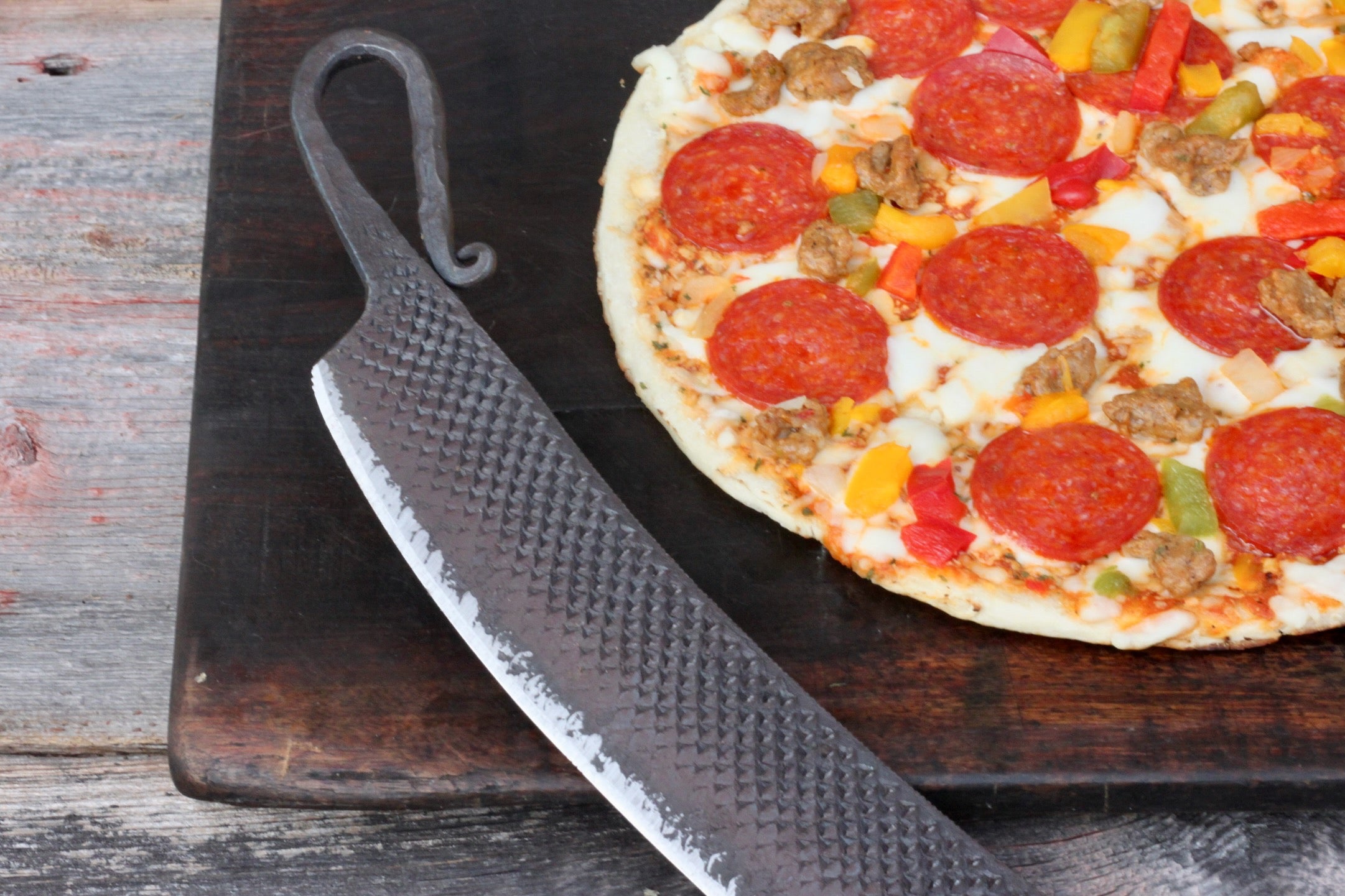 Premium Pizza Rocker Cutter - Stainless Steel Pizza Wheel with Ergonomic Handle - Perfect for Cutting Pies, Slicing Dough & Serving Pizza - Ideal for Home Kitchens, Pizzerias & Pizza Parties
