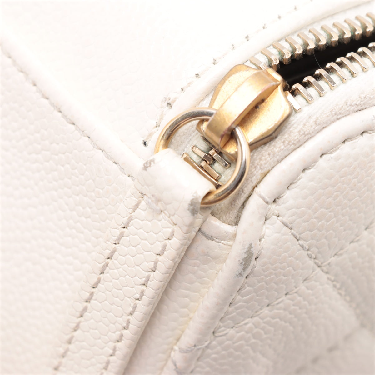 Chanel CC Logo Matelasse Caviar Skin Two-Way Camera Bag in White - Luxury Crossbody & Shoulder Bag for Women | Perfect for Date Night, Parties & Travel | PREORDER