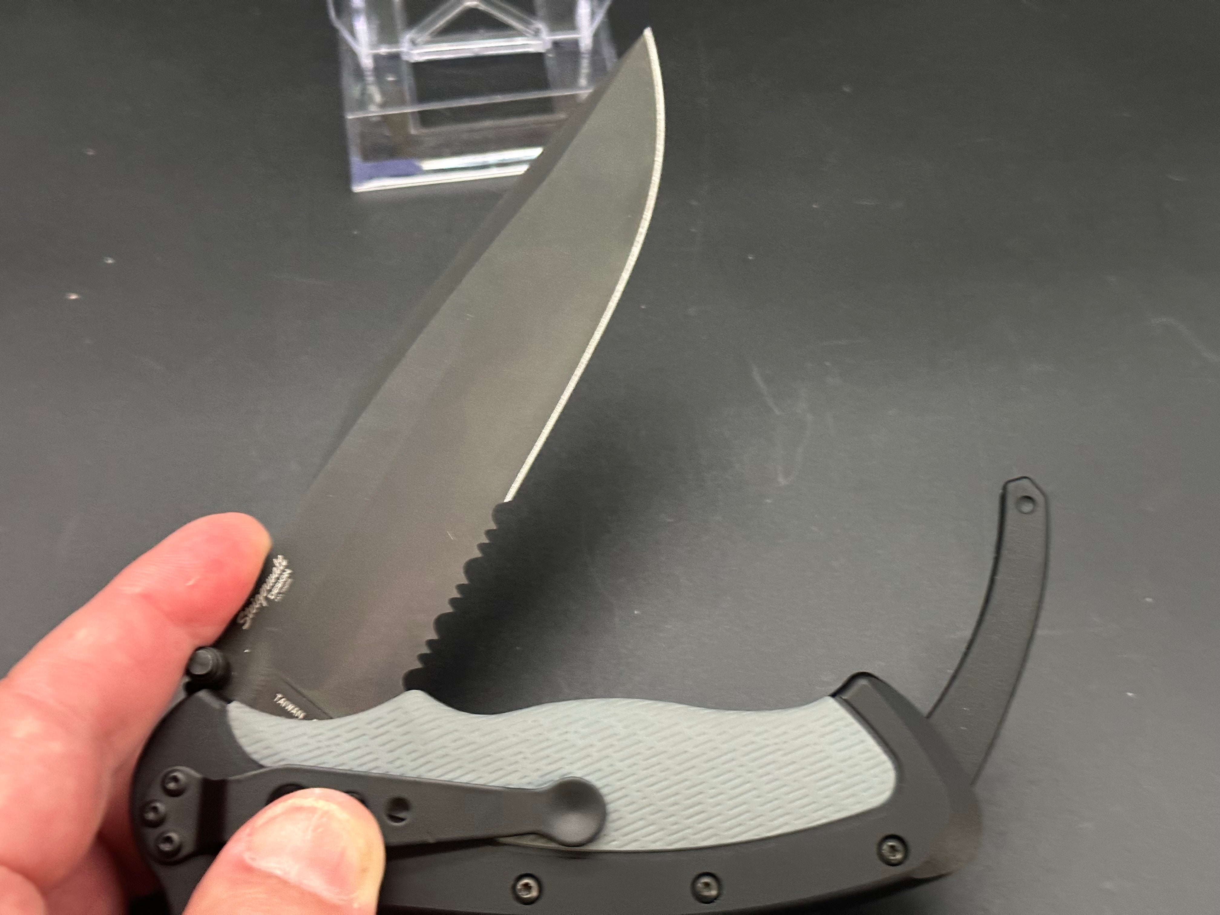 Benchmade LFK Knife - Premium Folding Pocket Knife for Outdoor, Camping & Everyday Carry (EDC) - Sharp Durable Blade for Hiking, Hunting & Survival Gear