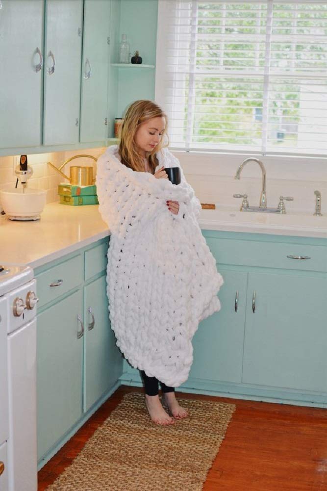 Clootess Chunky Knit Blanket - Handmade Merino Wool Throw for Cozy Bedroom & Boho Home Decor - Oversized 60x60 White Yarn Blanket - Perfect for Sofa, Bed, and Winter Snuggling