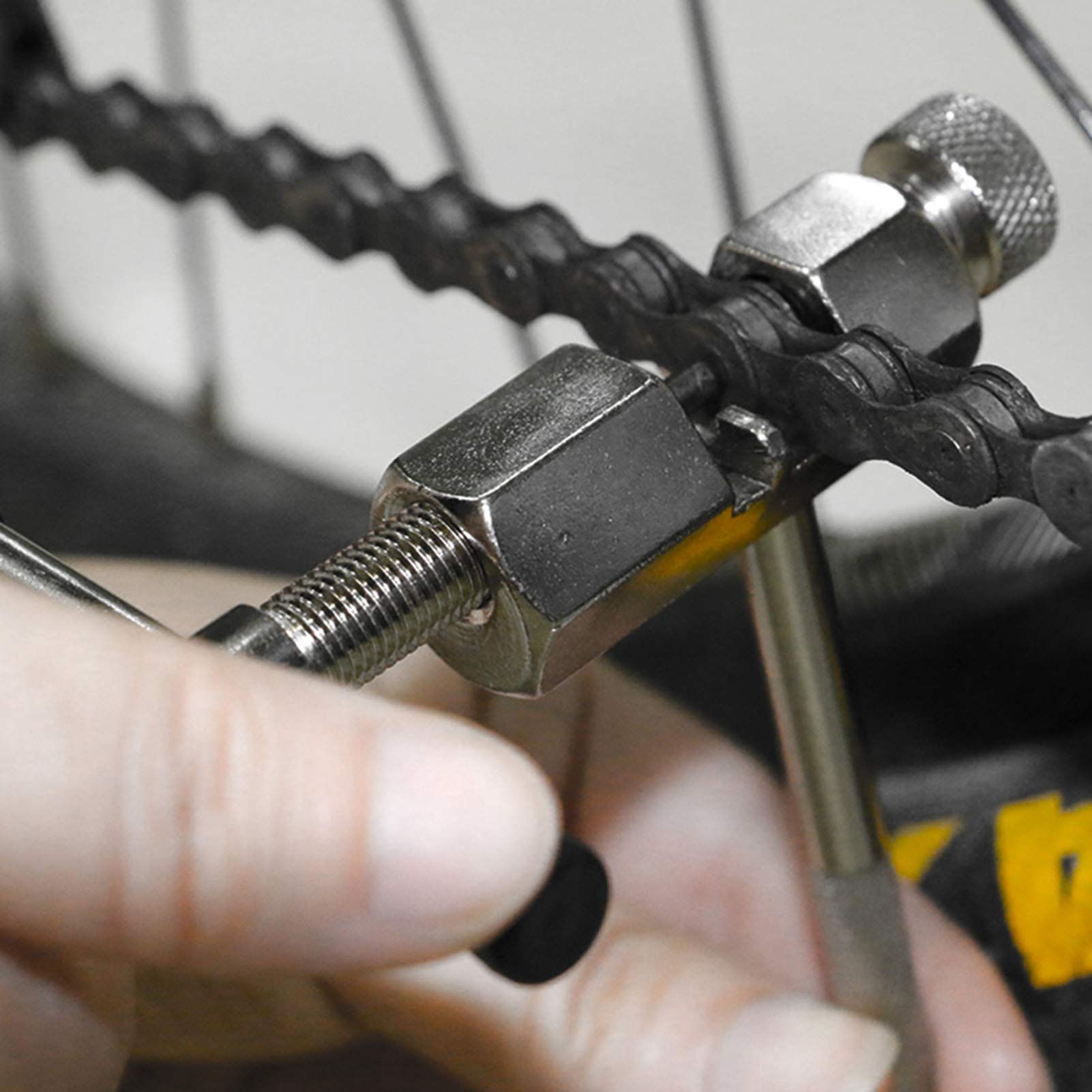 Plplaaoo Bicycle Chain Breaker Tool - High Strength Carbon Steel Bike Chain Cutter & Link Splitter Pin Remover for Road & Mountain Cycling | Durable Silver Bike Chain Repair Tool for Professional & DIY Maintenance