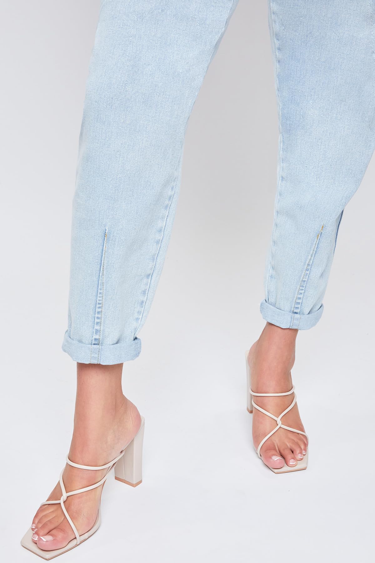 YMI Women's High Waisted Pleated Mom Jeans - Vintage Retro Stretch Denim Pants for Casual Wear & Everyday Outfits