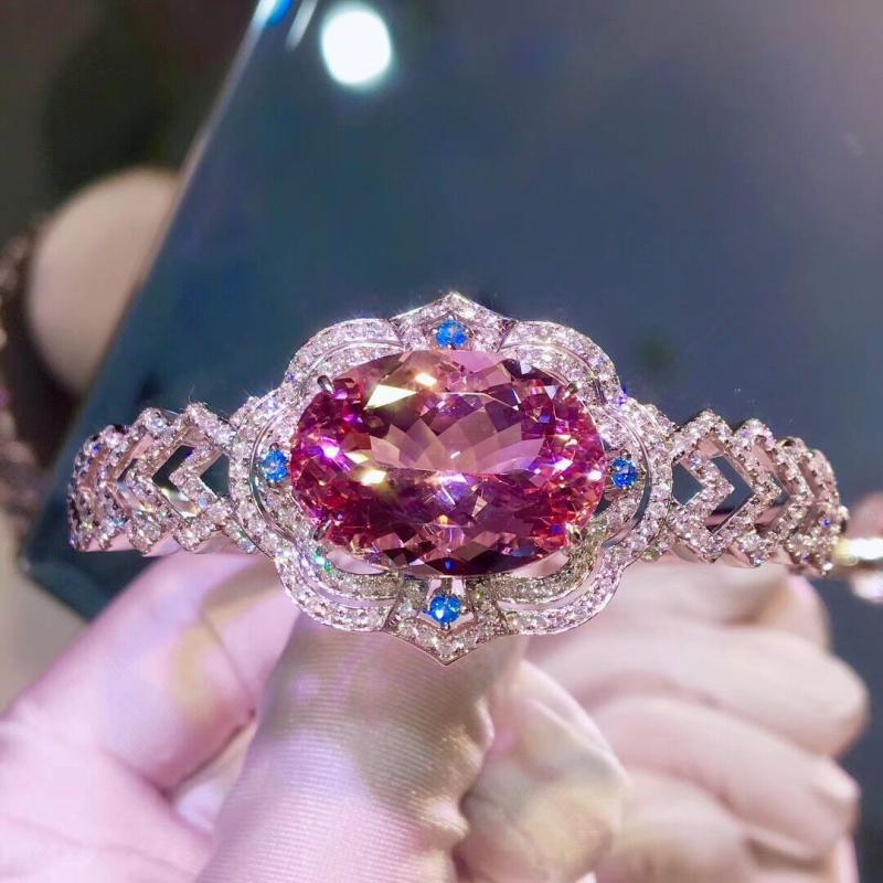 Luxury Diamond Royal Jewelry Bracelet for Women - Elegant Gift for Weddings, Anniversaries & Special Occasions