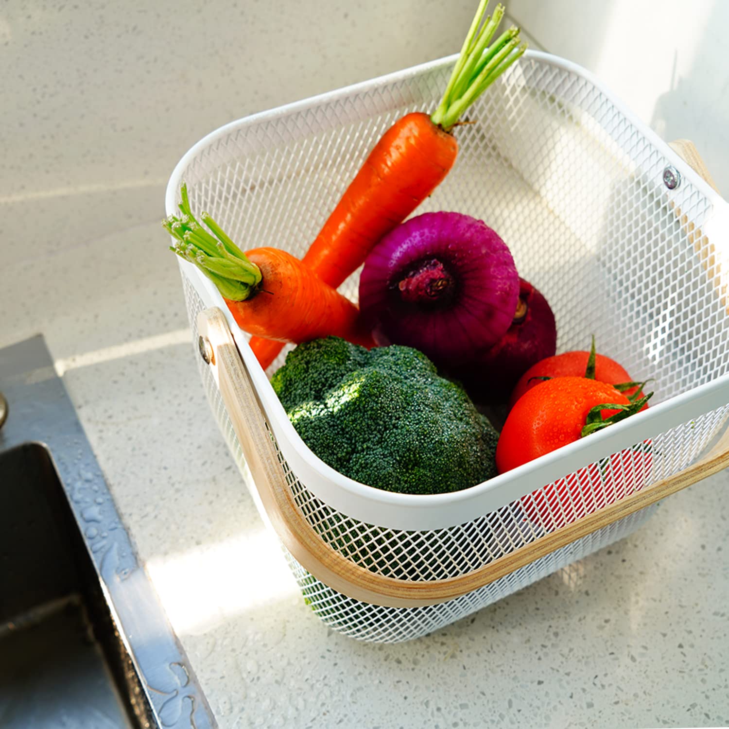 Stainless Steel Mesh Harvest Basket with Handle - Square Wire Basket for Gathering Vegetables, Fruits, and Garden Produce - Multi-Purpose Storage Organizer for Kitchen, Picnic, and Outdoor Activities (Blue) - Perfect for Farmers Market, Gardening, and Camping Trips