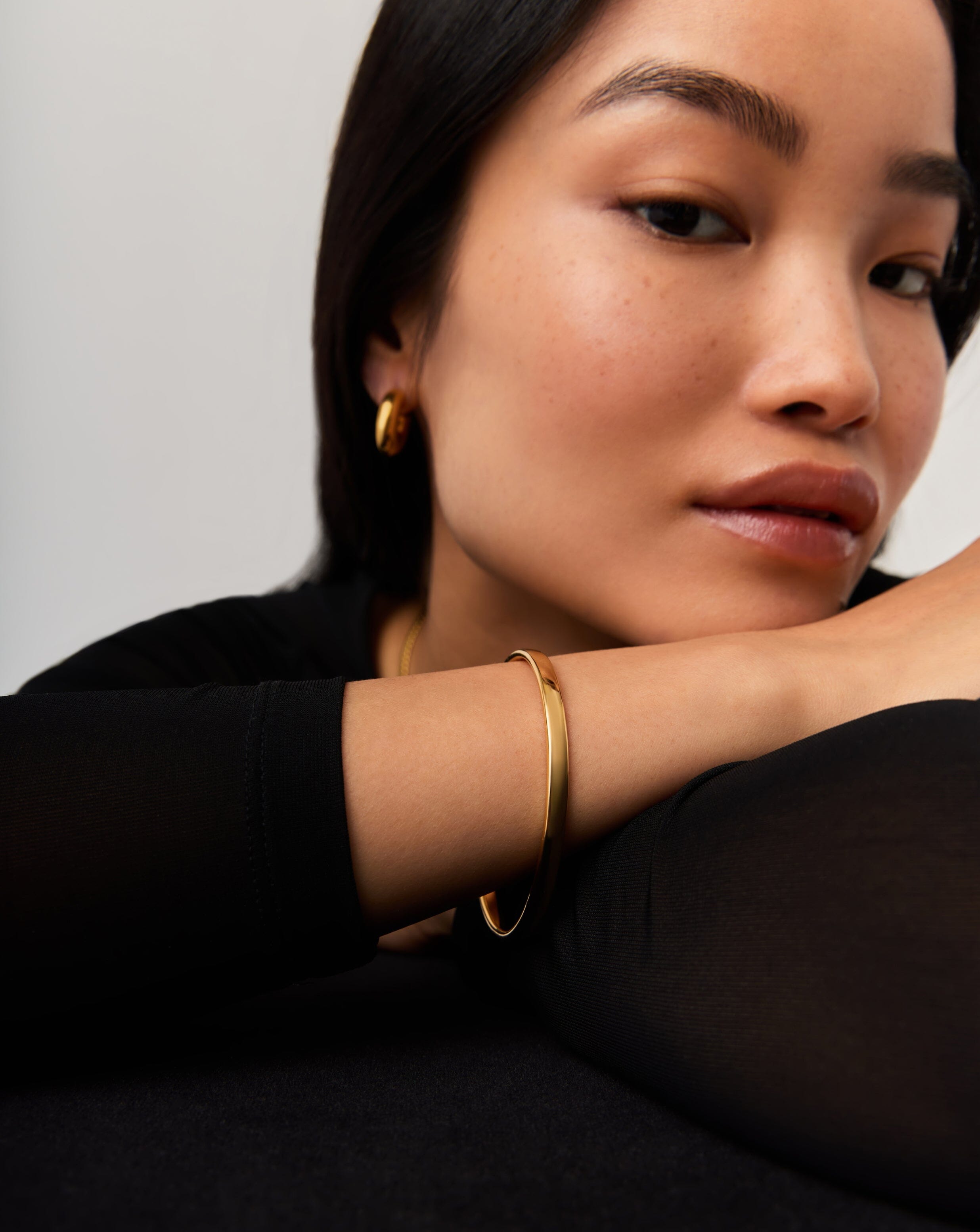 18k Gold Plated Classic Round Bangle Bracelet for Women - Elegant Stackable Jewelry for Everyday Wear, Parties & Special Occasions
